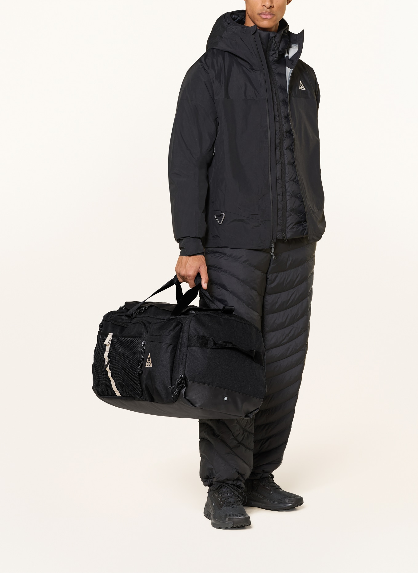 Nike ACG DAYMAX sports bag: BLACK / LIGHT GRAY