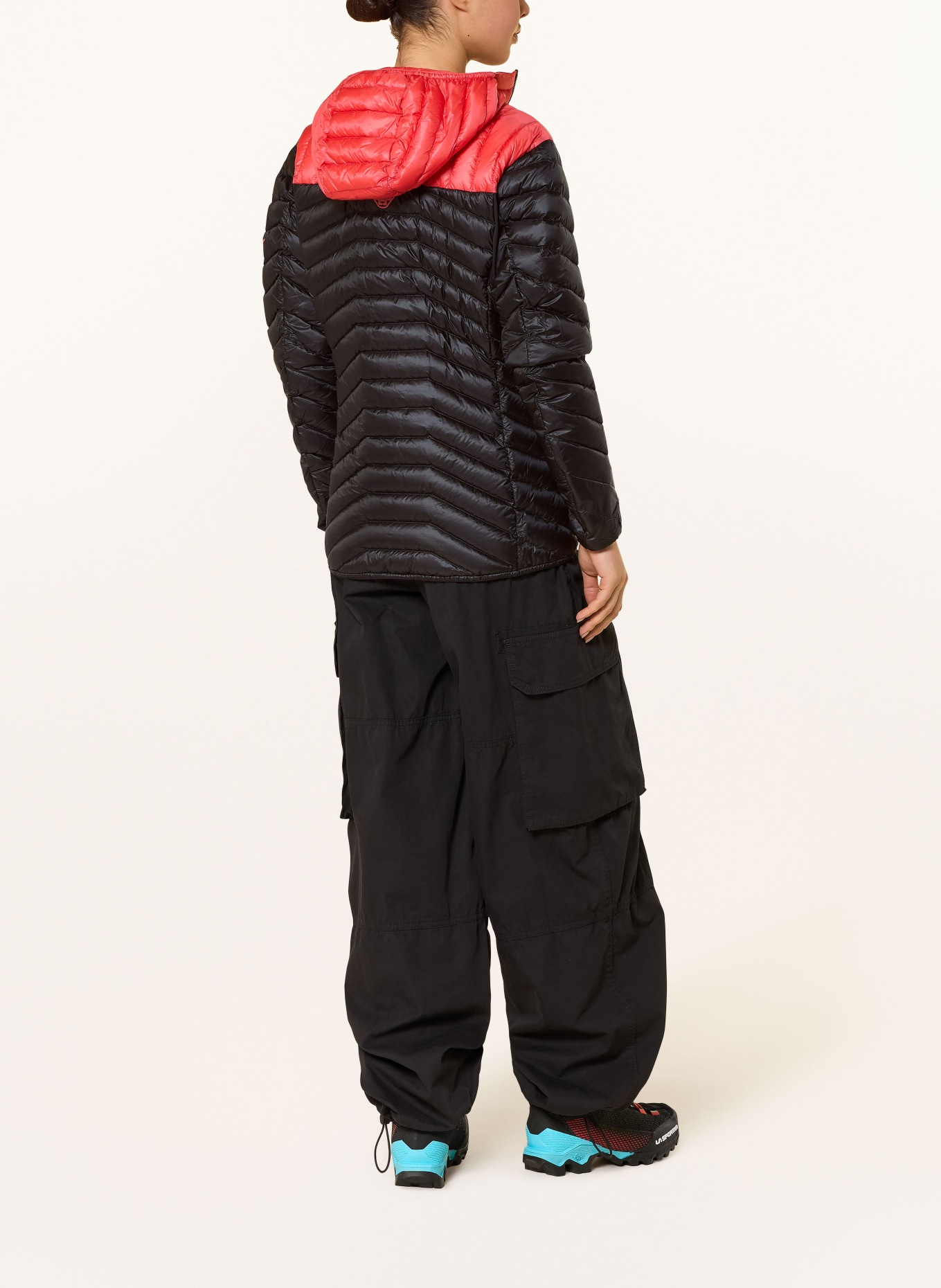 DYNAFIT Daunenjacke RIDGE ULTRALIGHT: SCHWARZ / NEONROT