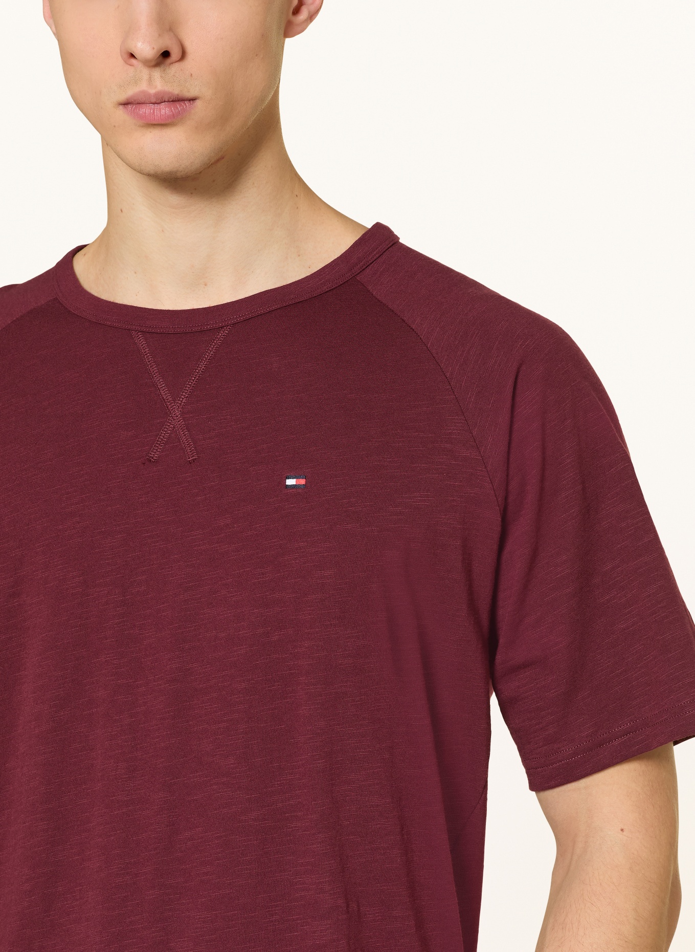 TOMMY HILFIGER noční košile: TMAVĚ ČERVENÁ