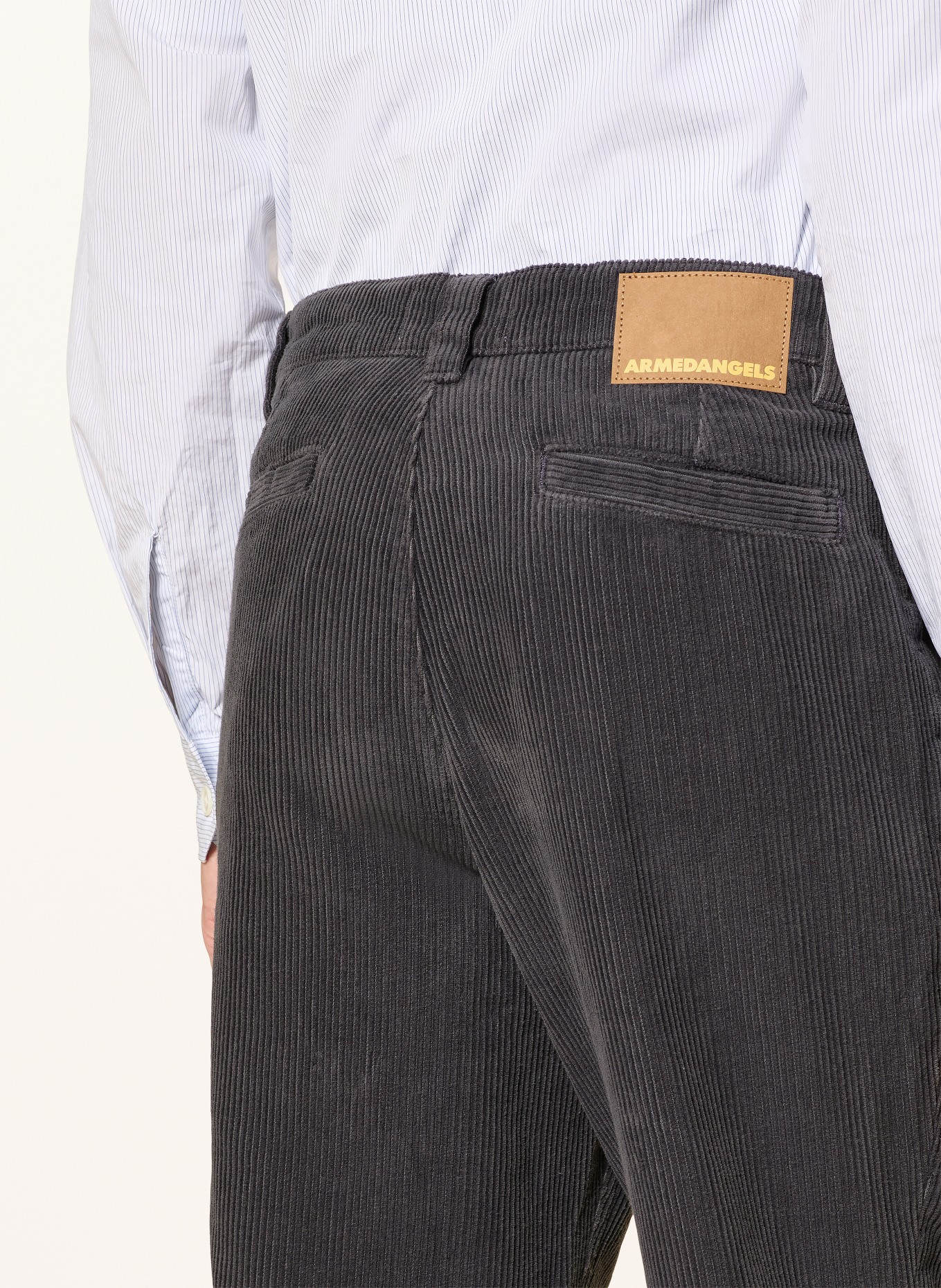 ARMEDANGELS Cordhose ARAANIO Regular Fit: DUNKELGRAU