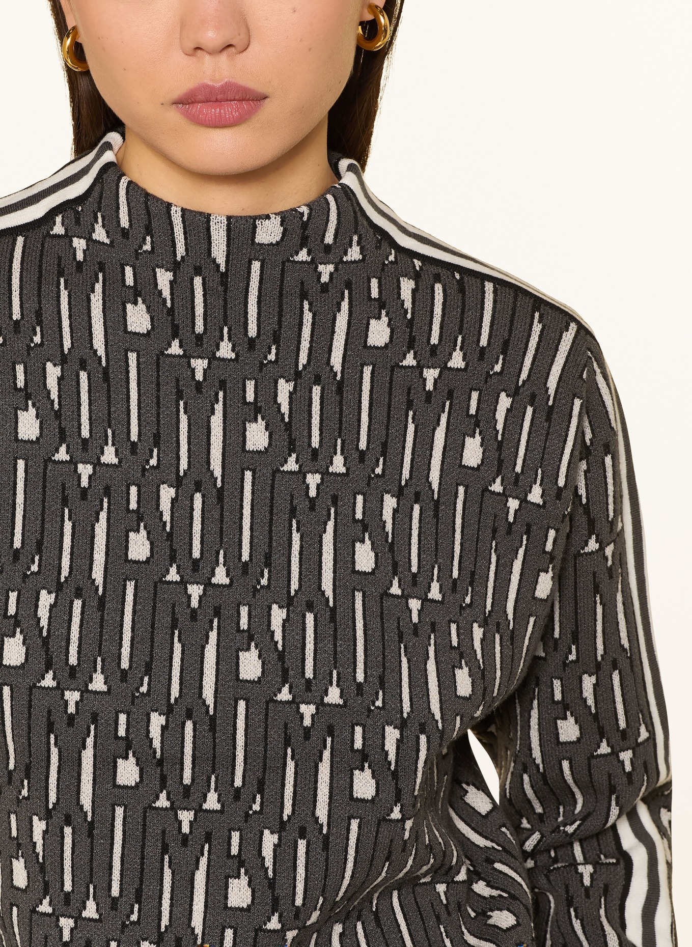 oui sweater: BLACK / DARK GRAY / WHITE