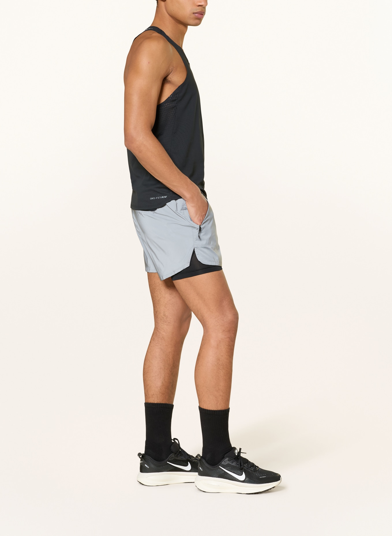 Nike Spodenki do biegania 2 w 1 REFLECT 4IN: SREBRNY