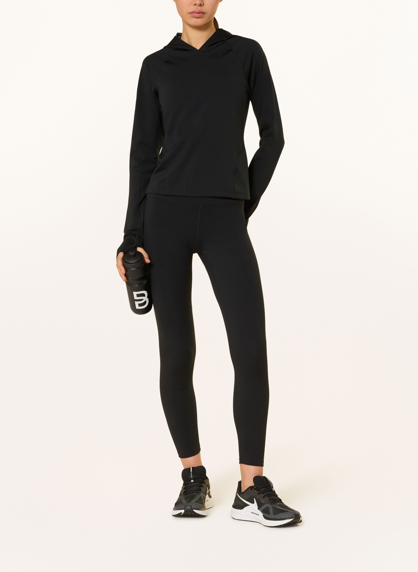 Nike Hoodie UNIVERSA: SCHWARZ