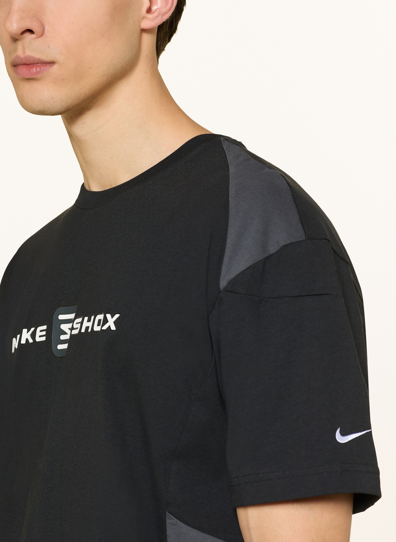 Nike T-Shirt SHOX: SCHWARZ / GRAU