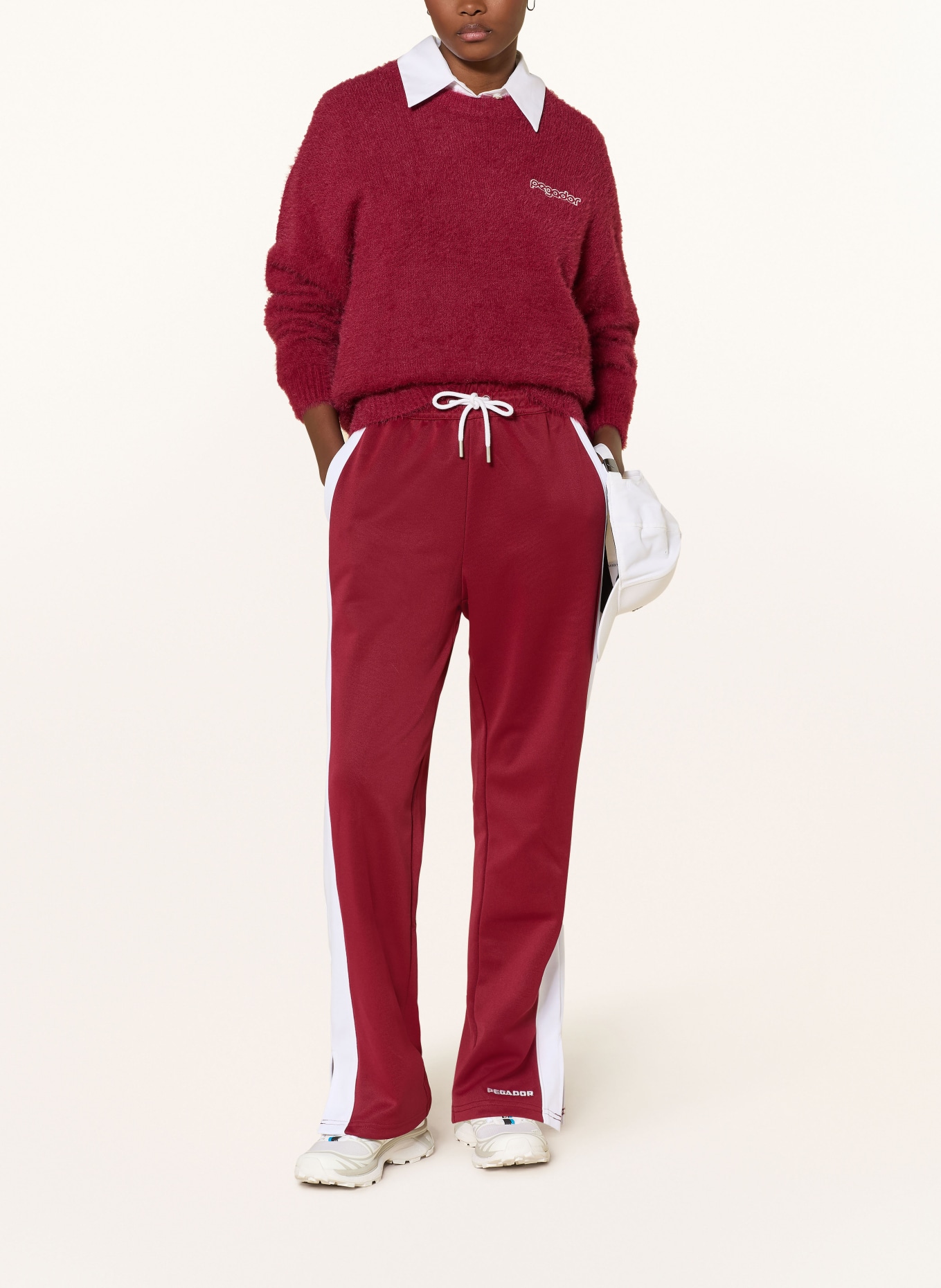 PEGADOR Tepláky MARTERA s pruhy: TMAVĚ ČERVENÁ / BÍLÁ