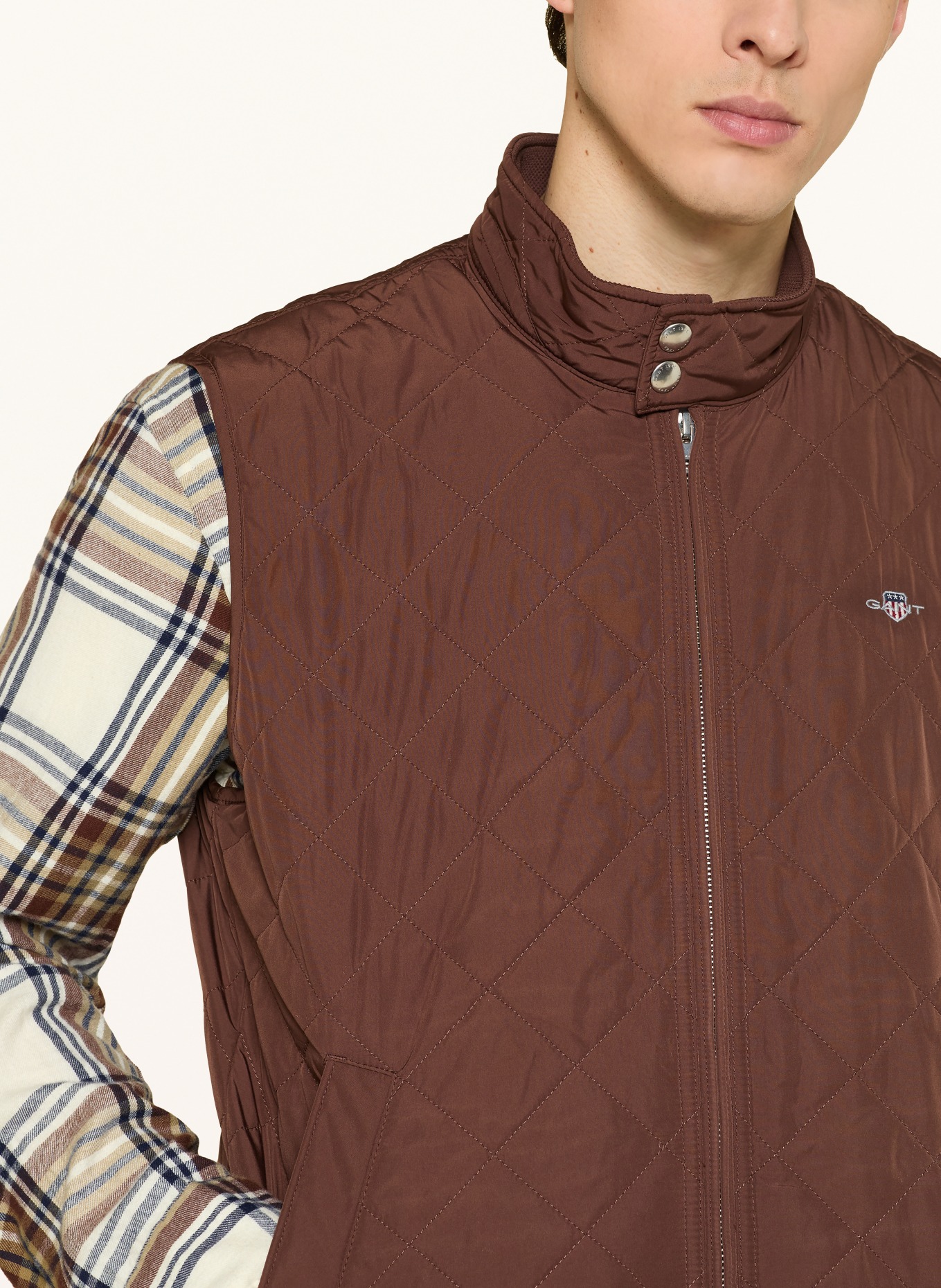 GANT quilted vest: BROWN