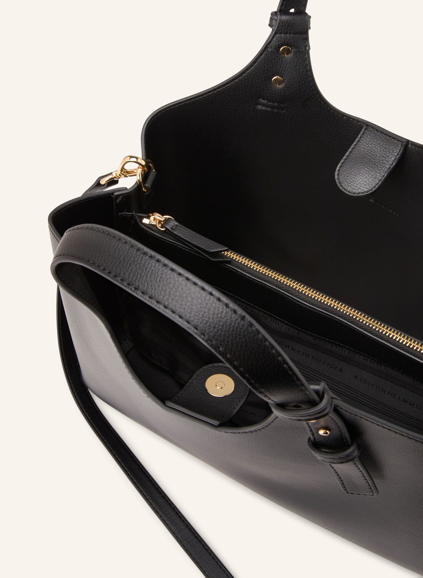TOMMY HILFIGER handbag: BLACK / GOLD