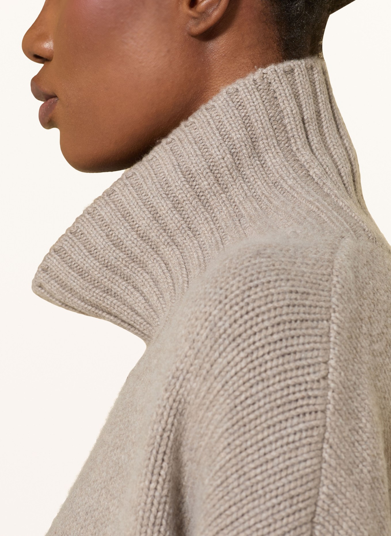 SOFT GOAT Rollkragenpullover aus Cashmere: TAUPE