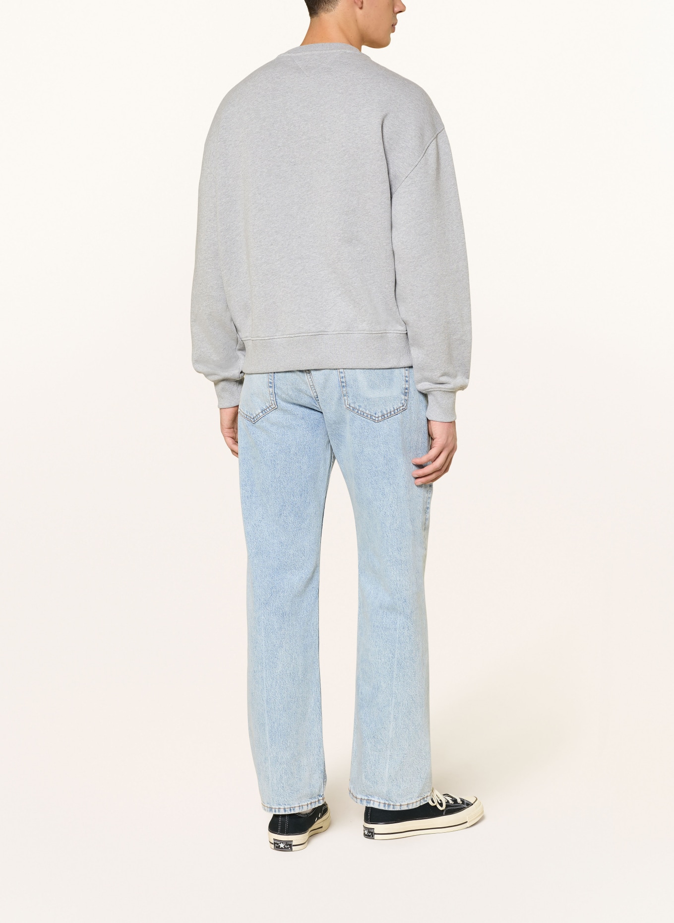 TOMMY JEANS Sweatshirt: GRAU