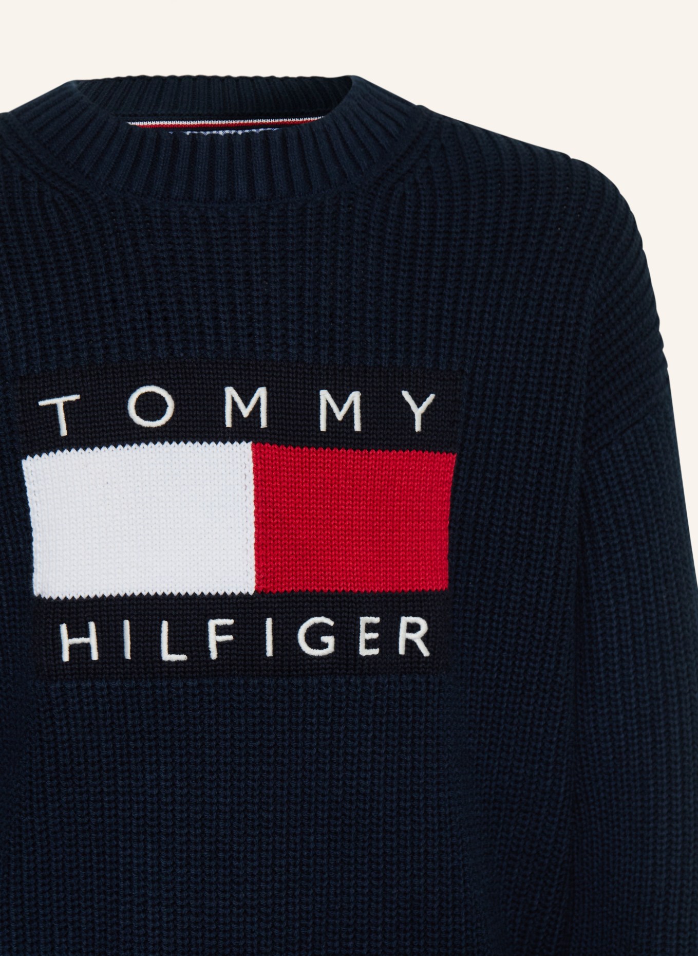 TOMMY HILFIGER svetr: TMAVĚ MODRÁ