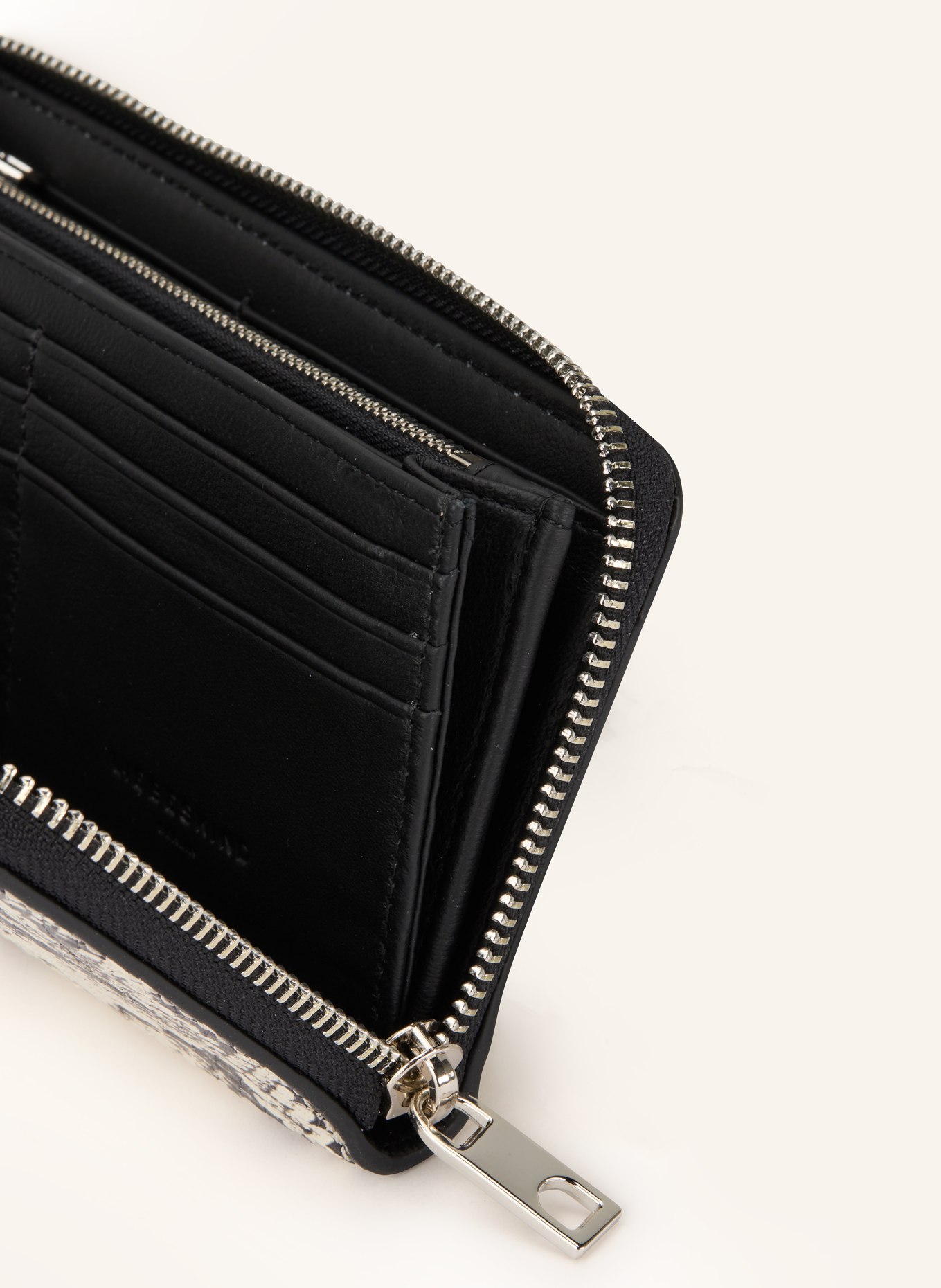 LIEBESKIND Peněženka GIGI: KRÉMOVÁ / ČERNÁ