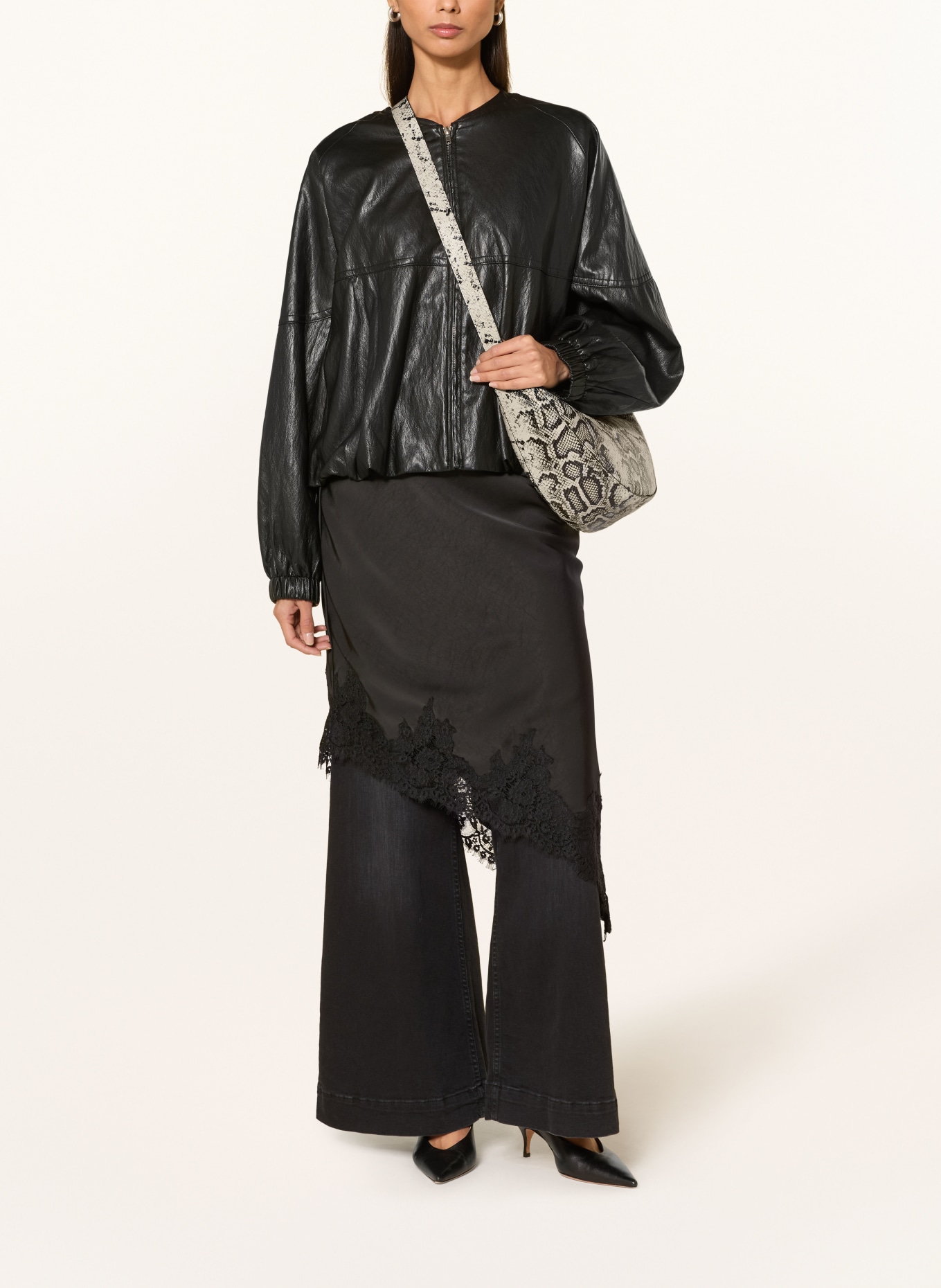 LIEBESKIND schoudertas: CRÈME / ZWART