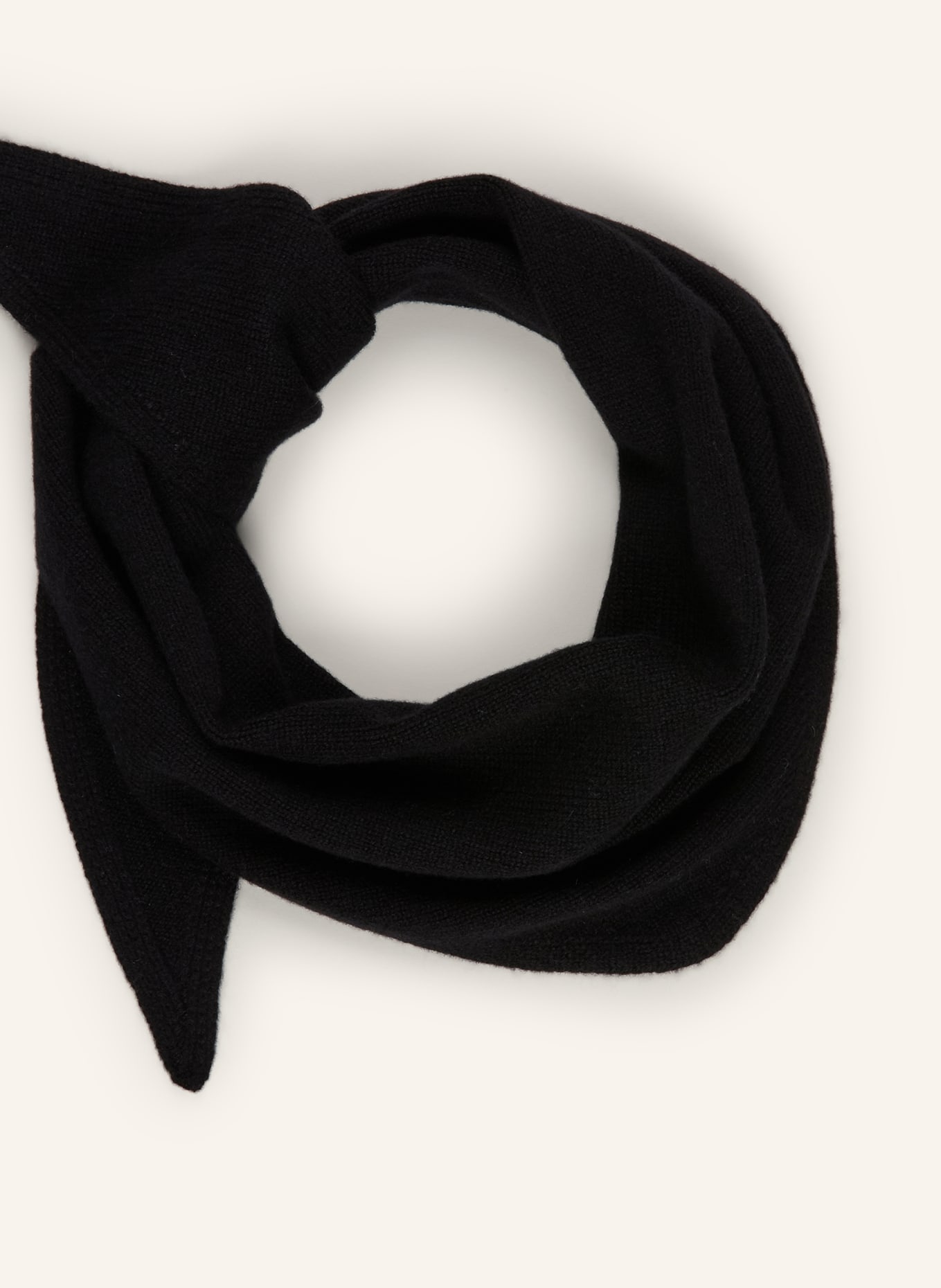 SAMSØE SAMSØE Šála SADARIA z kašmíru: ČERNÁ