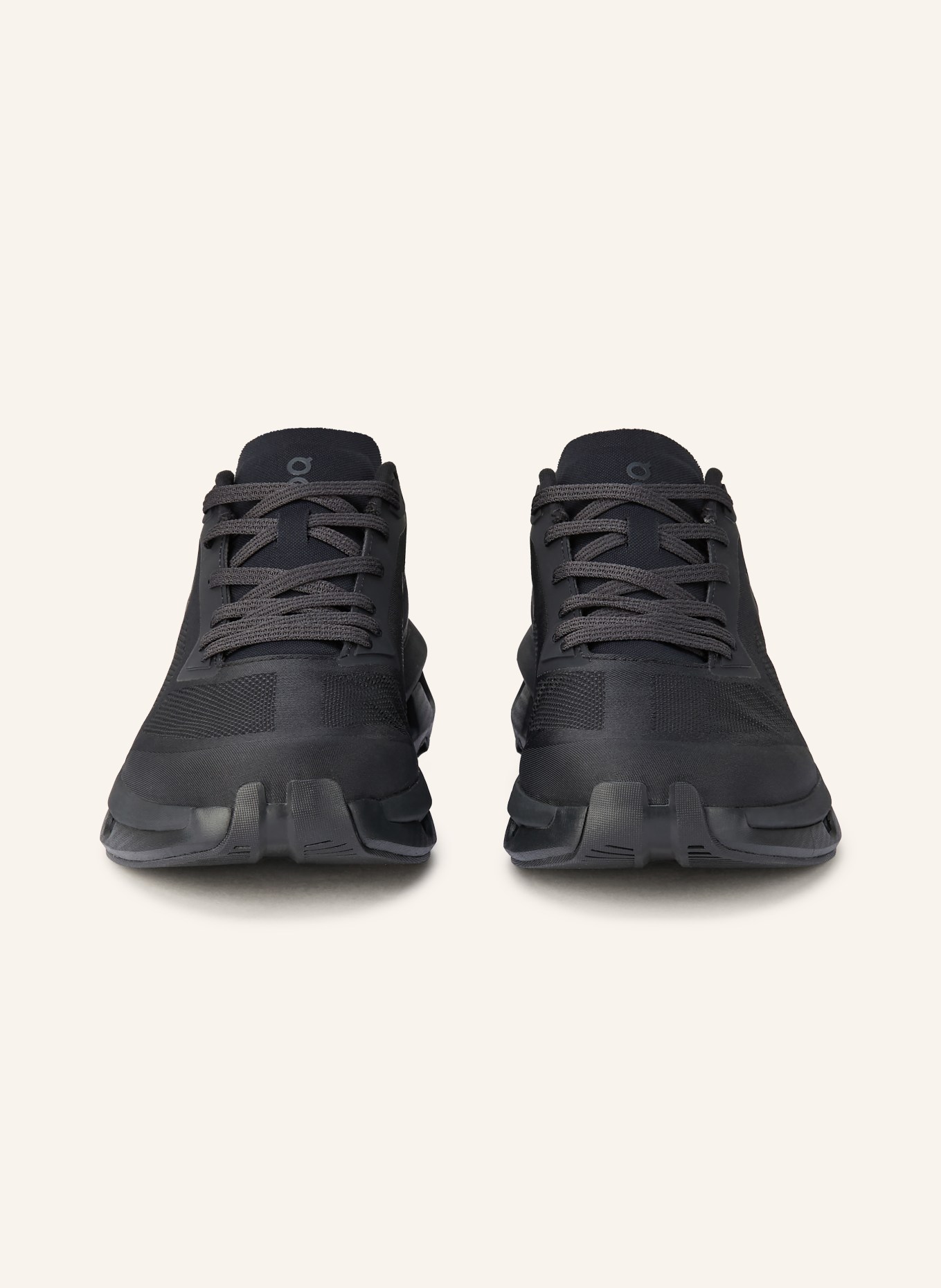 On Sneakersy CLOUDZONE: CZARNY