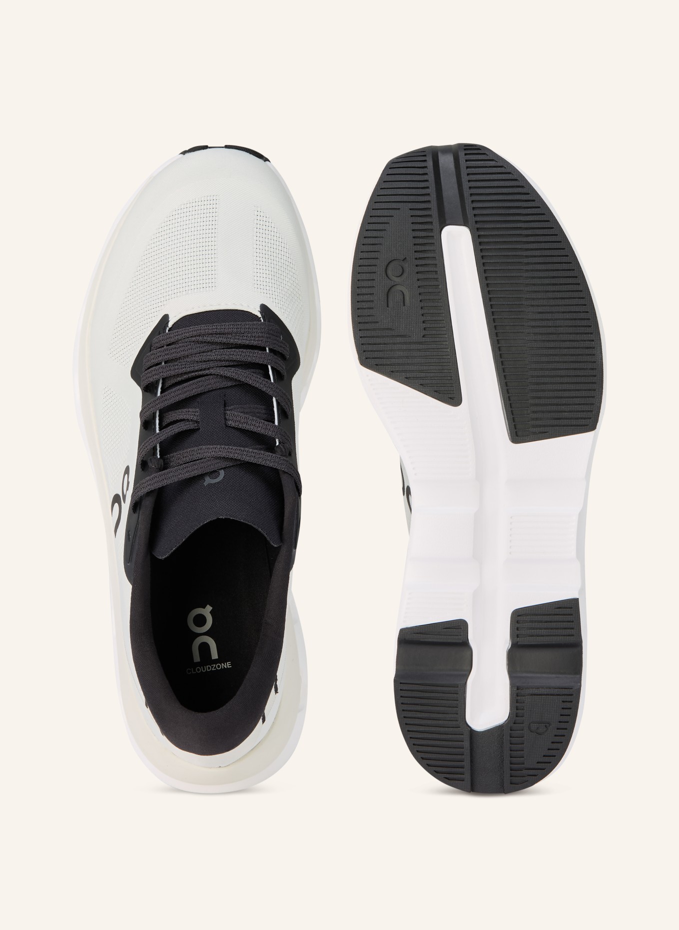 On Sneakersy CLOUDZONE: BIAŁY / CZARNY