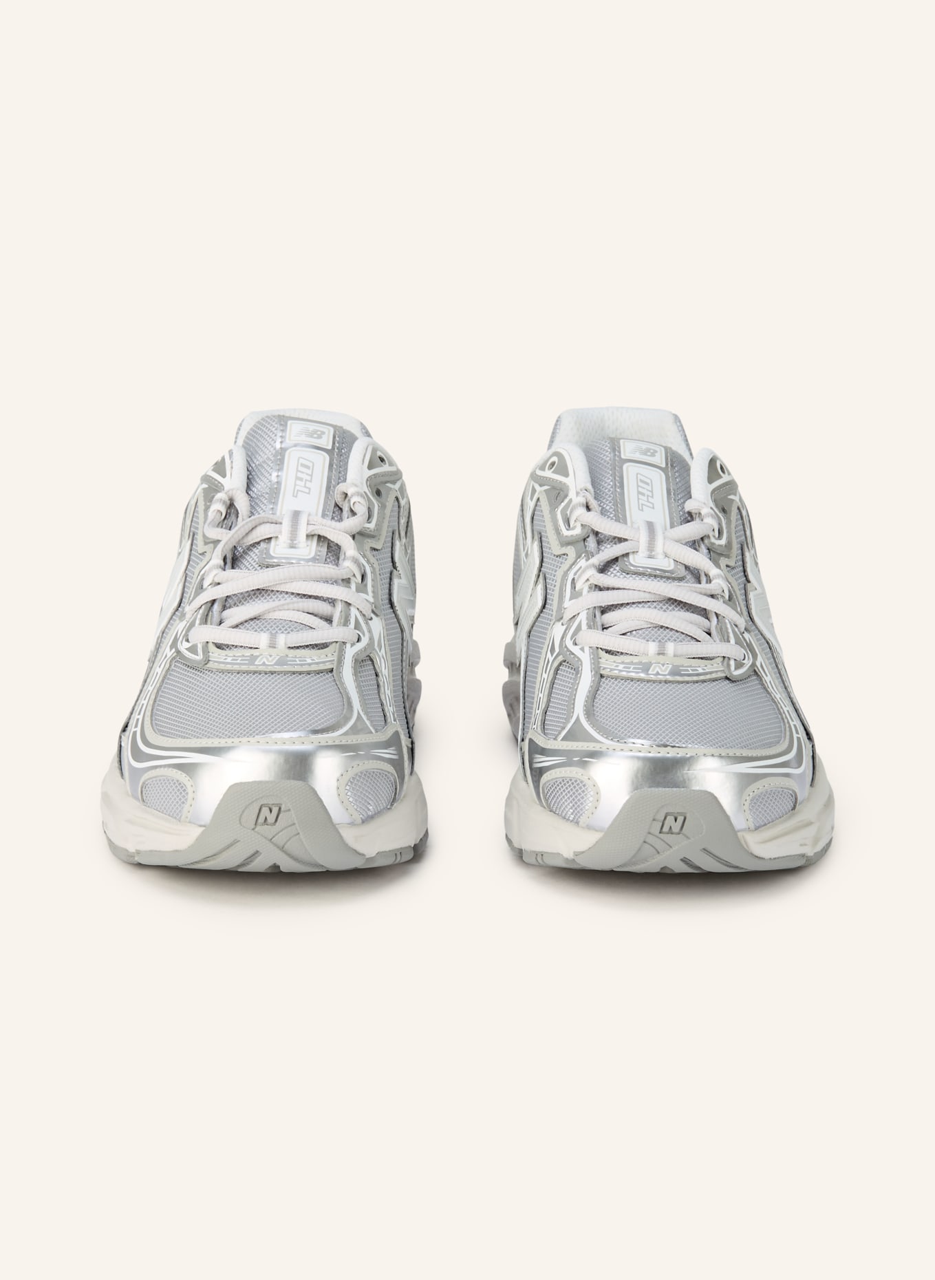 new balance Sneaker 740: SILVER / LIGHT GRAY / WHITE