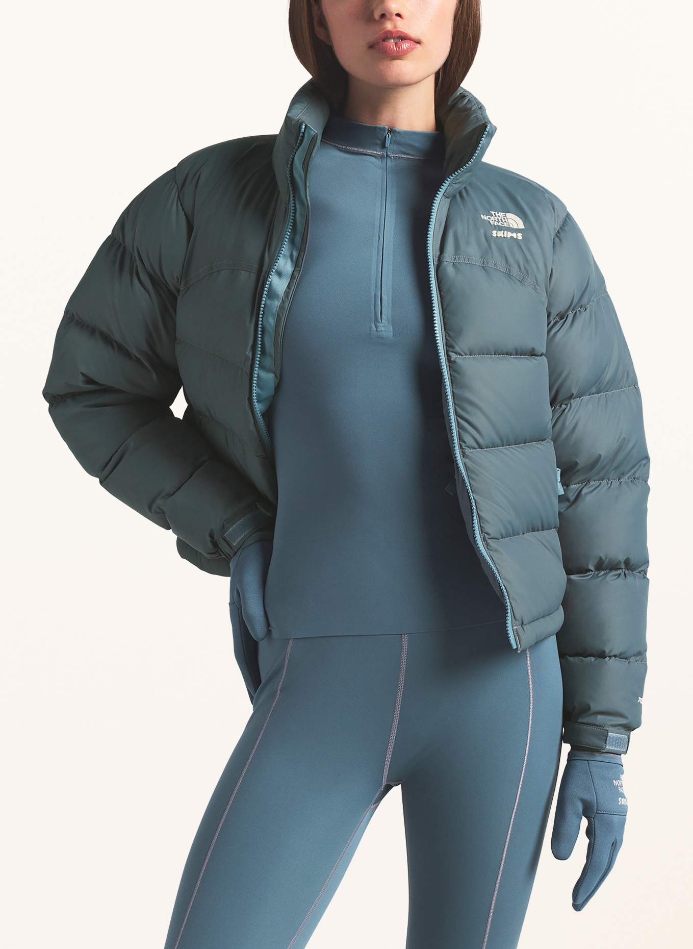 THE NORTH FACE x SKIMS Peřová bunda TNF X PROJECT K 2000 RETRO SHRUNKEN NUPTSE: T8Q SK Kyanite
