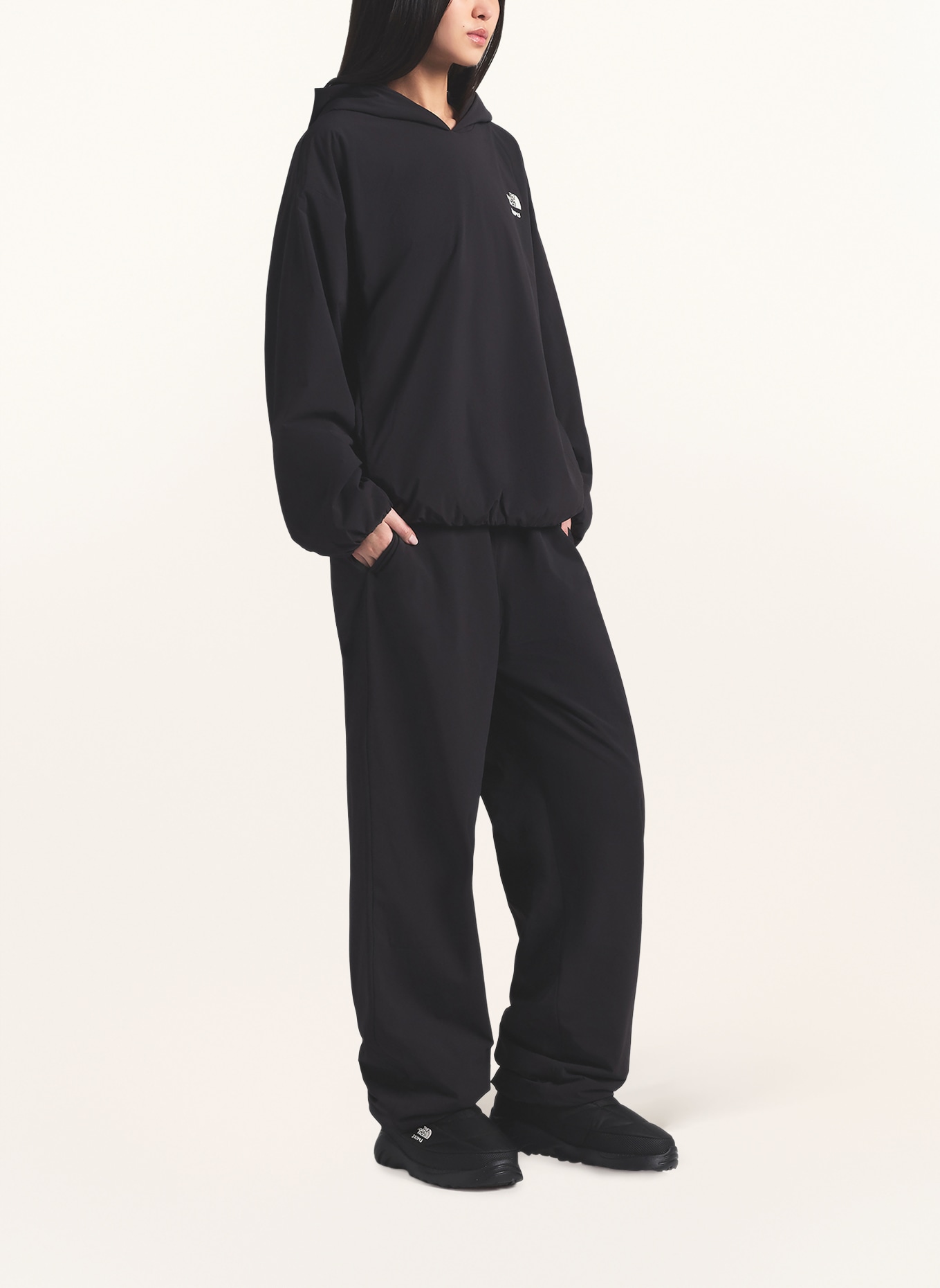 THE NORTH FACE x SKIMS TNF X PROJECT K W VENTRIX slip-on jacket: I3X SK Onyx