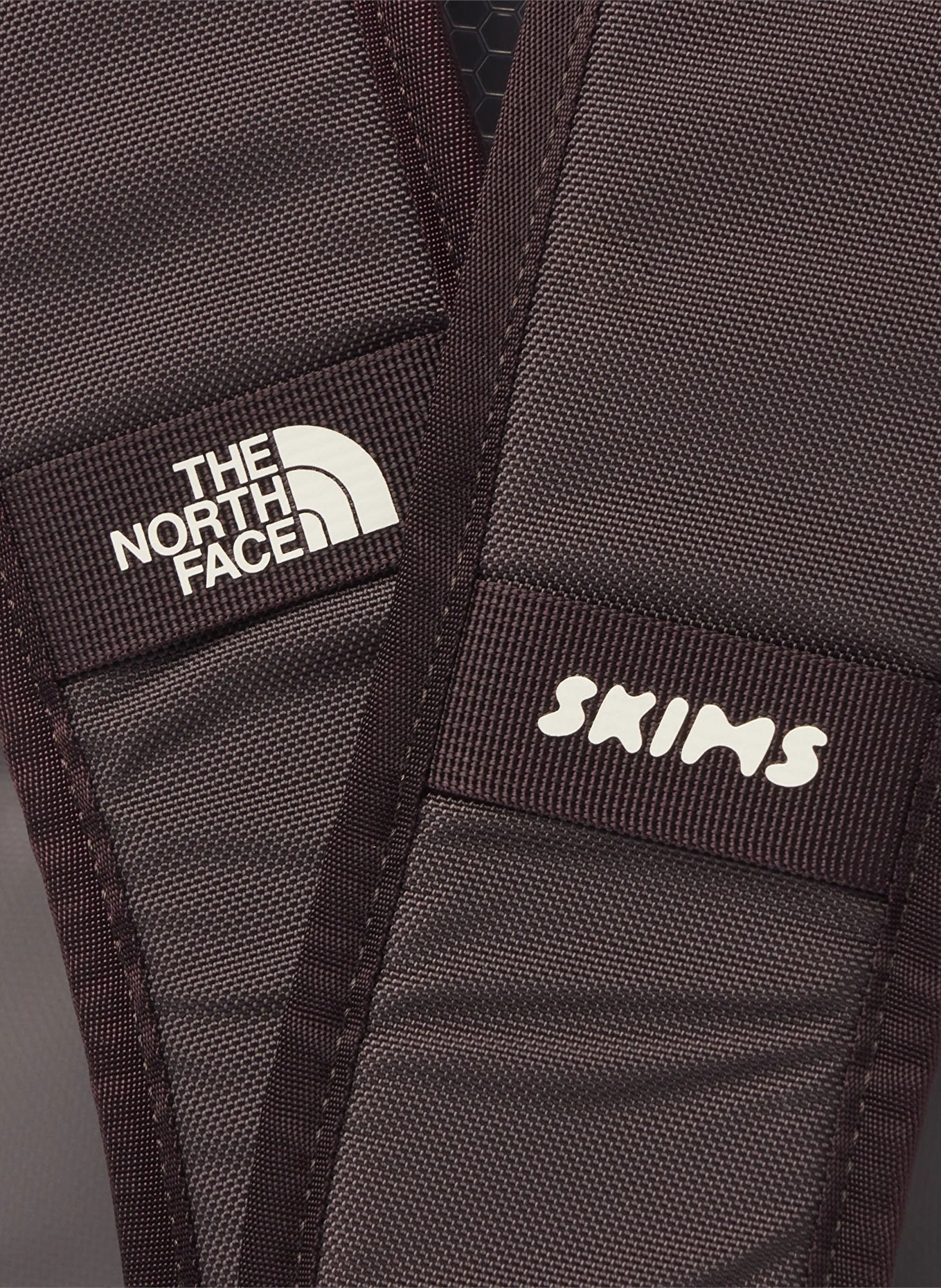 THE NORTH FACE x SKIMS Travel bag TNF X PROJECT K BASE CAMP DUFFEL S 50 l: T7X SK Phoenix