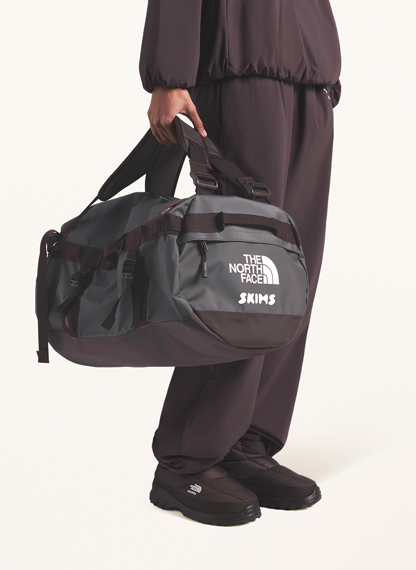 THE NORTH FACE x SKIMS Travel bag TNF X PROJECT K BASE CAMP DUFFEL S 50 l: T7X SK Phoenix