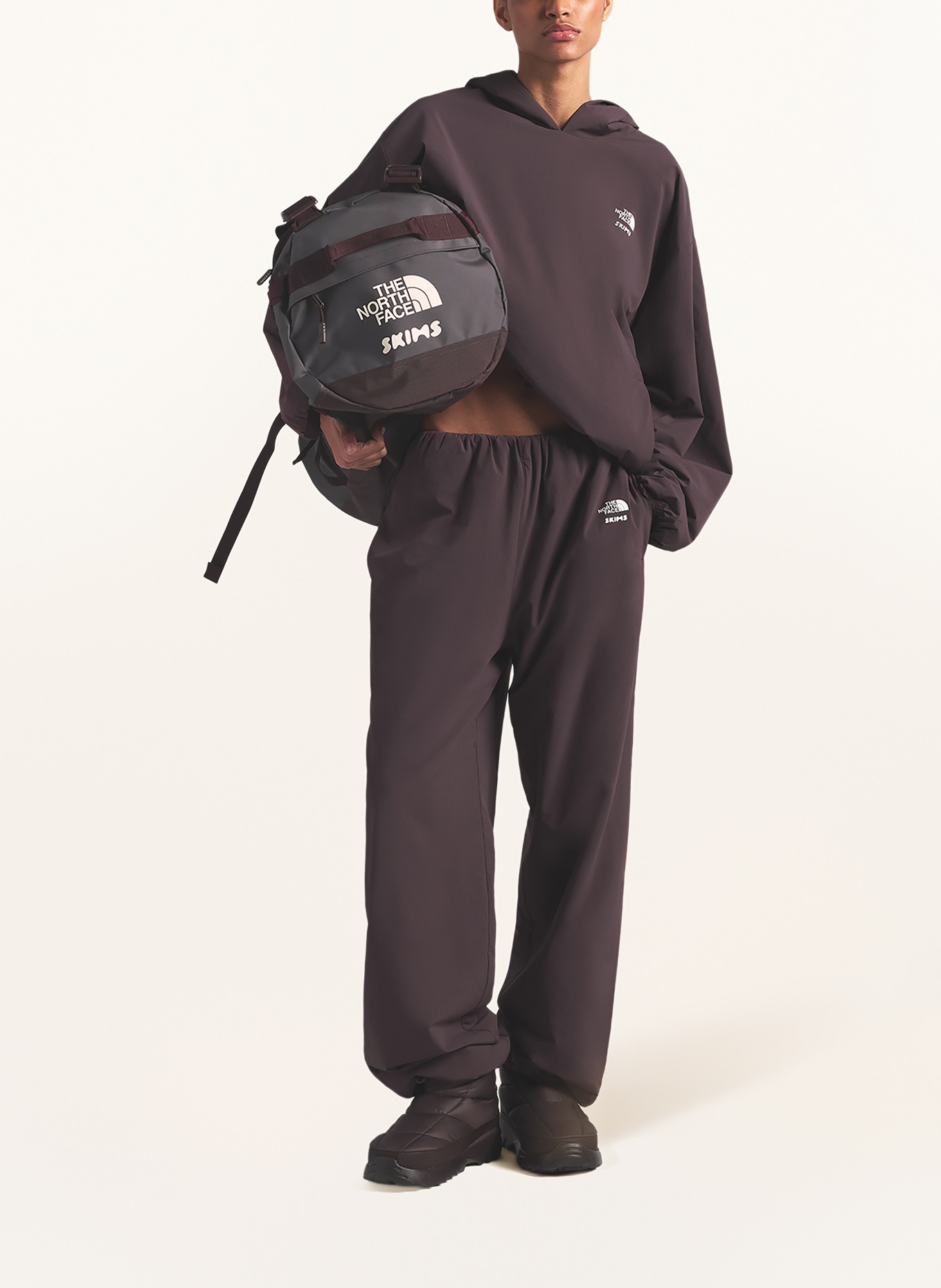 THE NORTH FACE x SKIMS Travel bag TNF X PROJECT K BASE CAMP DUFFEL S 50 l: T7X SK Phoenix