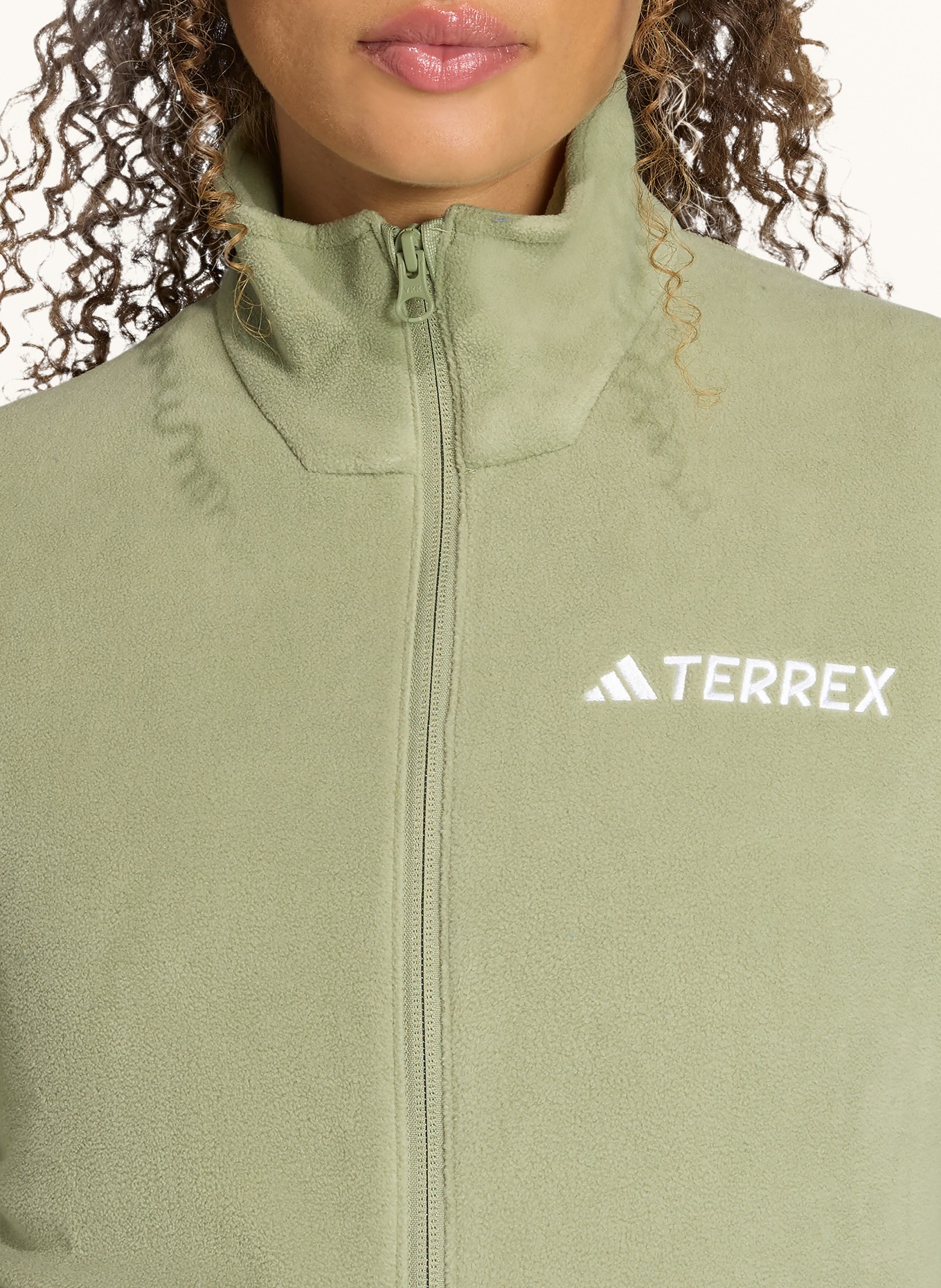 adidas TERREX Fleecová bunda MULTI ESSENTIALS: SVĚTLE ZELENÁ