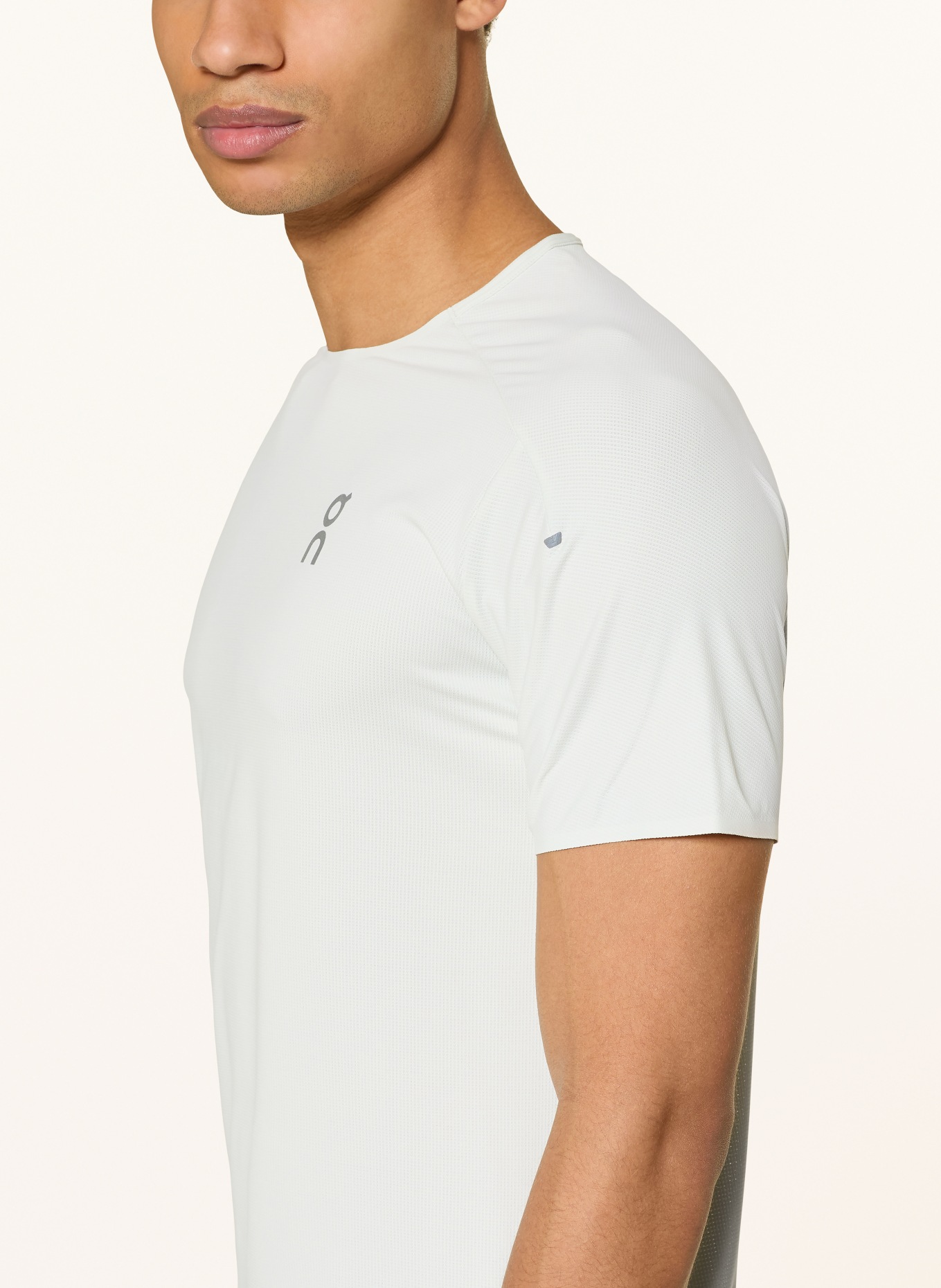 On Laufshirt PERFORMANCE-T: HELLGRAU / GRAU