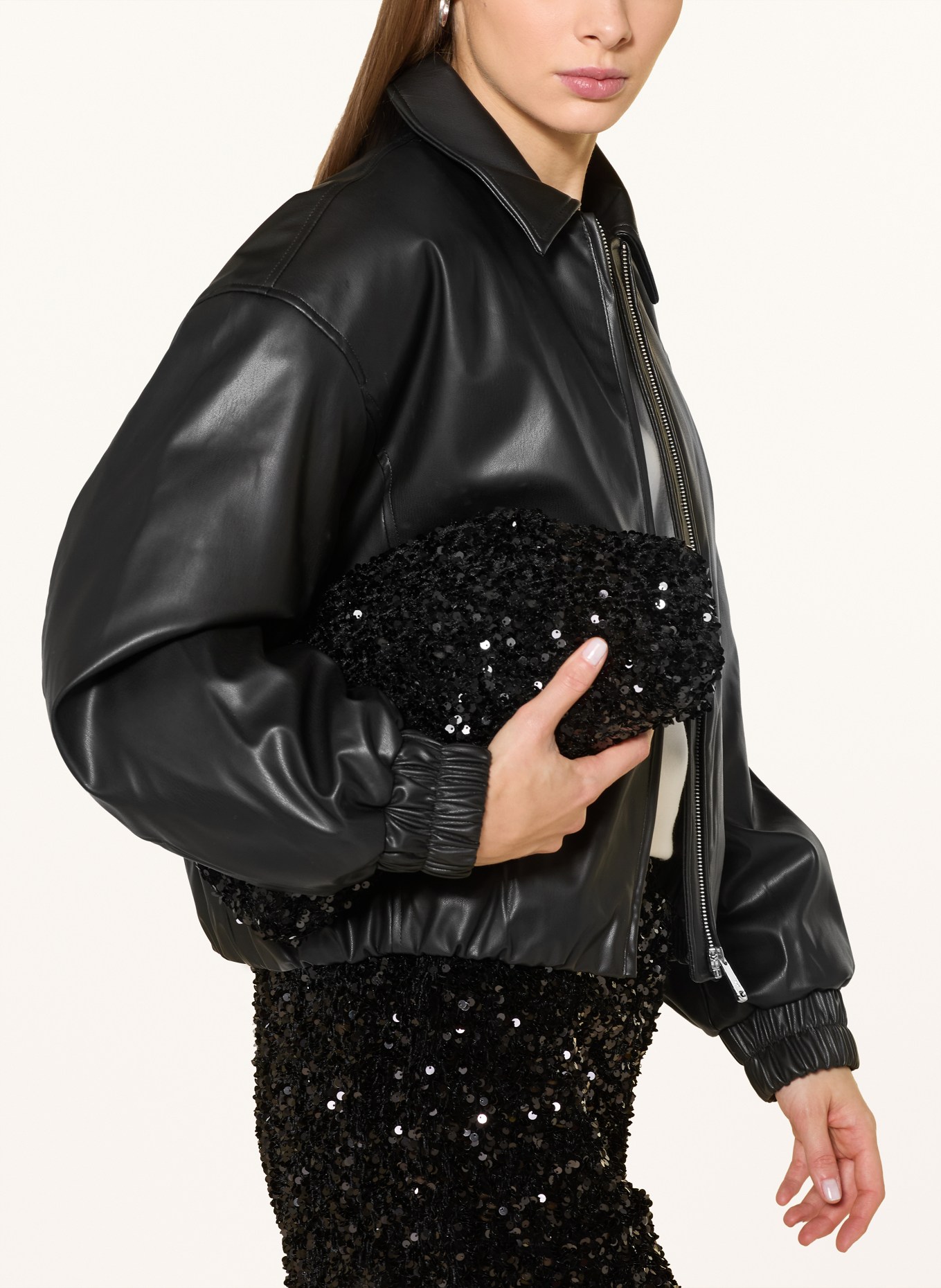 Rich & Royal Clutch mit Pailletten: SCHWARZ