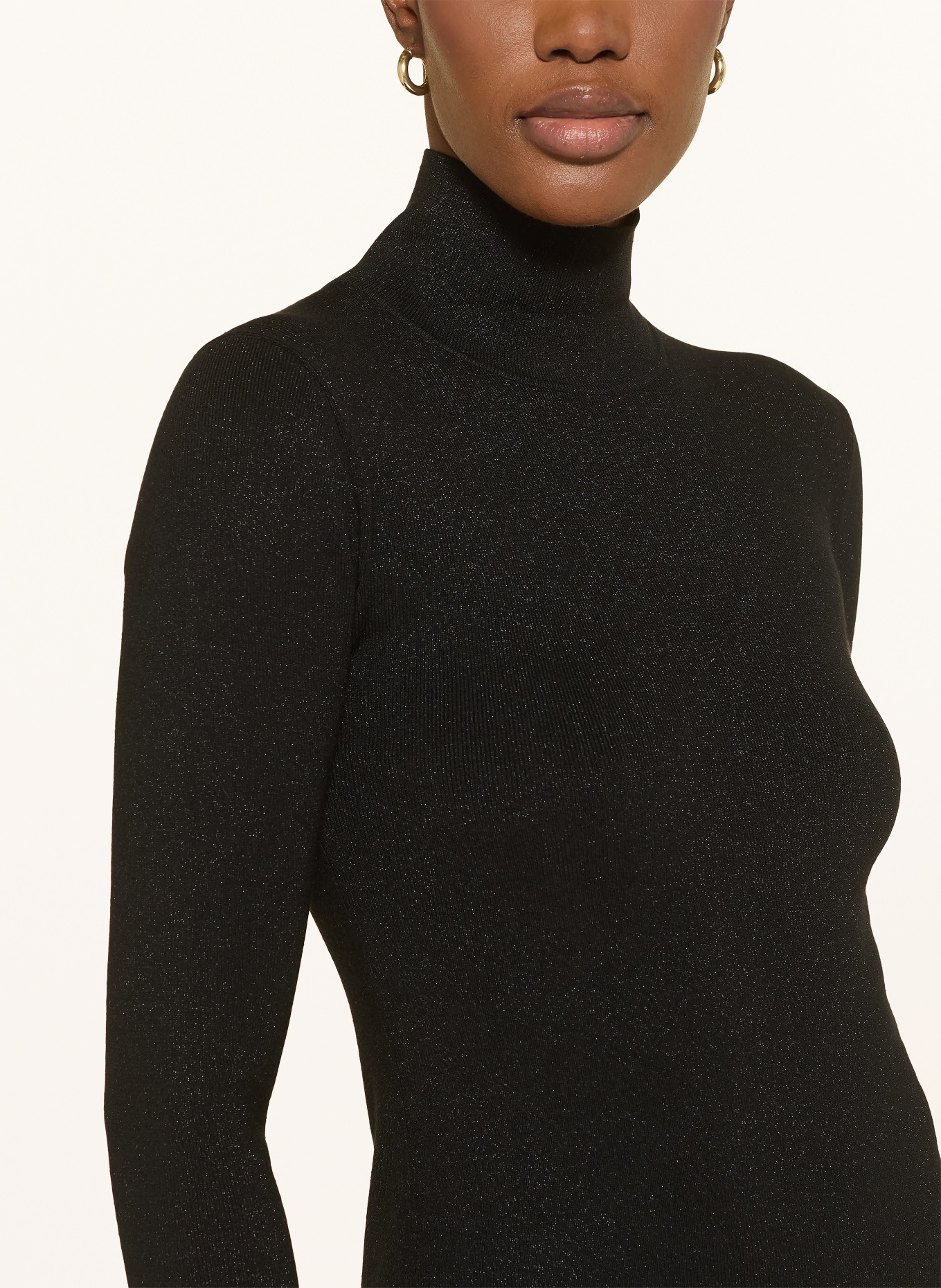 DRYKORN Pletené šaty LORELIA s třpytivou přízí: ČERNÁ