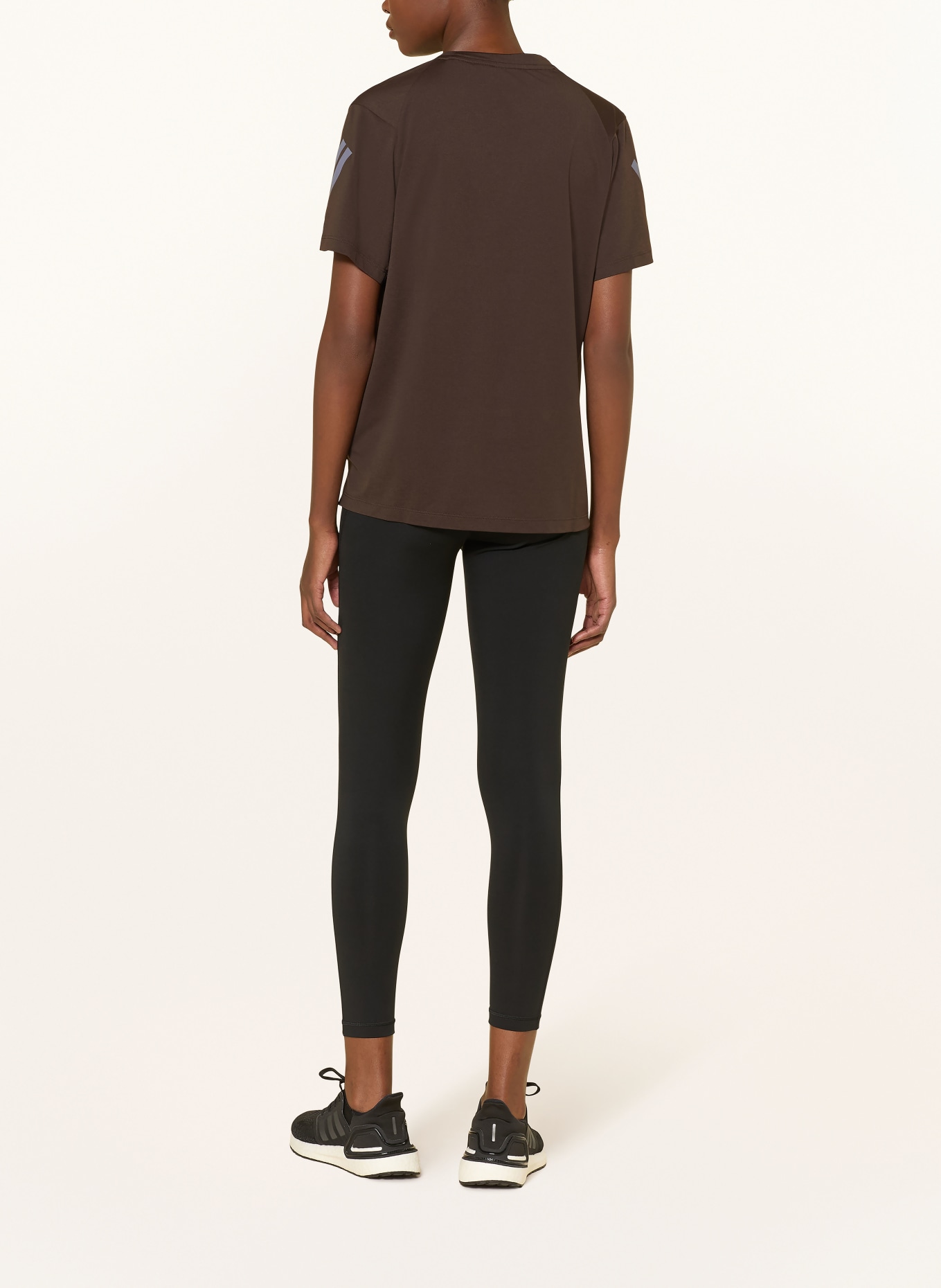 adidas Běžecké tričko ADI365: TMAVĚ HNĚDÁ