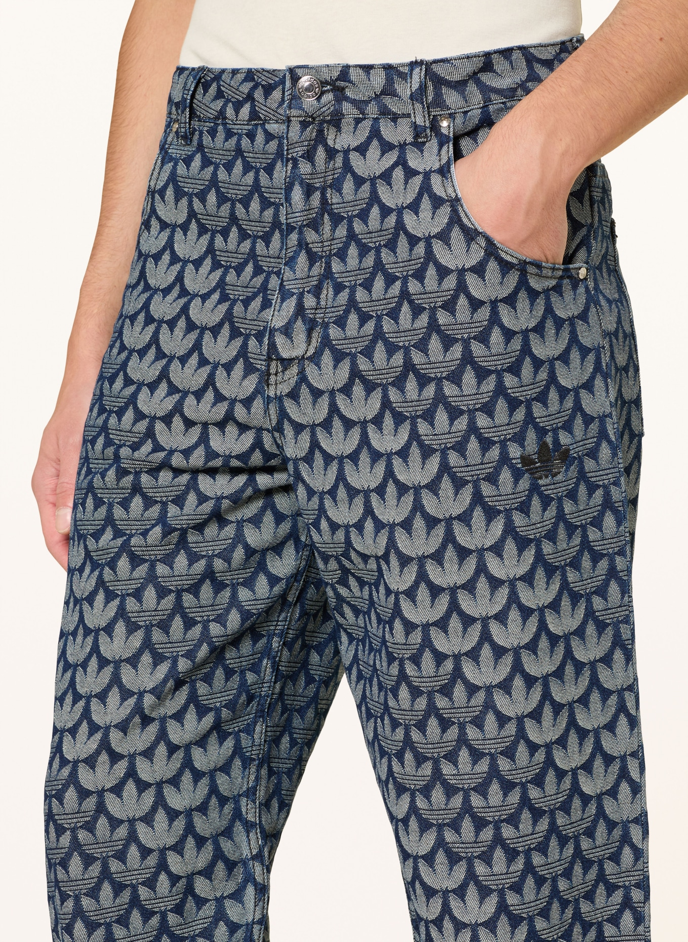 adidas Originals Loose fit jeans: INDDNM