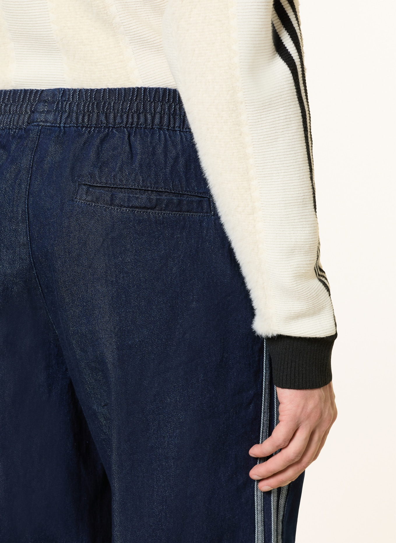 adidas Originals Loose fit jeans: INDDNM