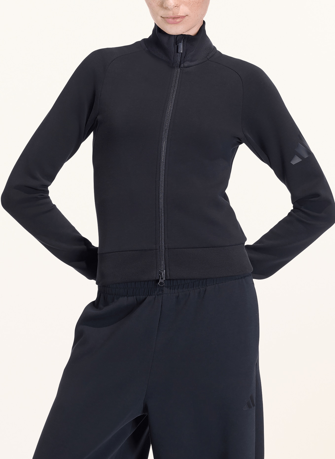 adidas Mikina SOFT LUX: ČERNÁ