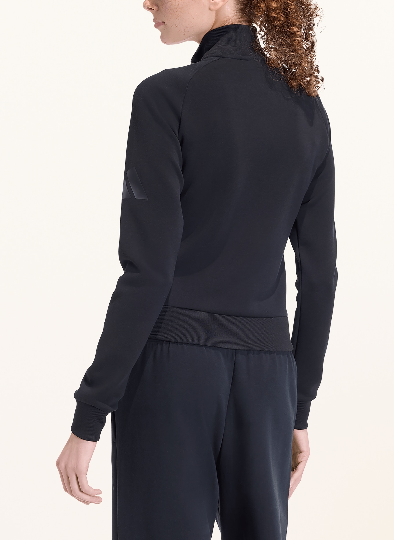 adidas Mikina SOFT LUX: ČERNÁ