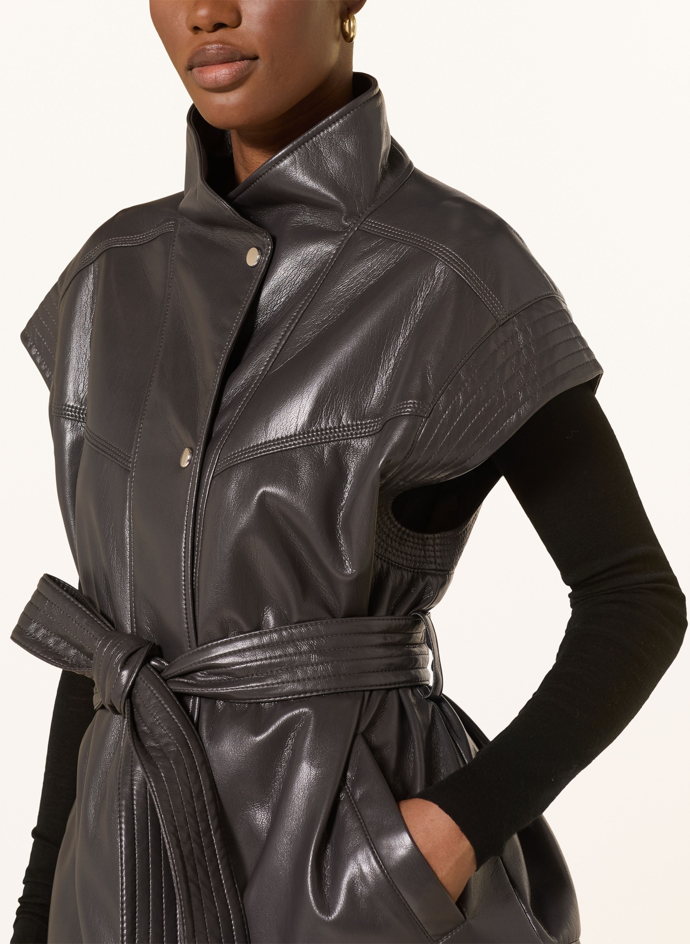 BOSS Weste in Lederoptik: DUNKELGRAU