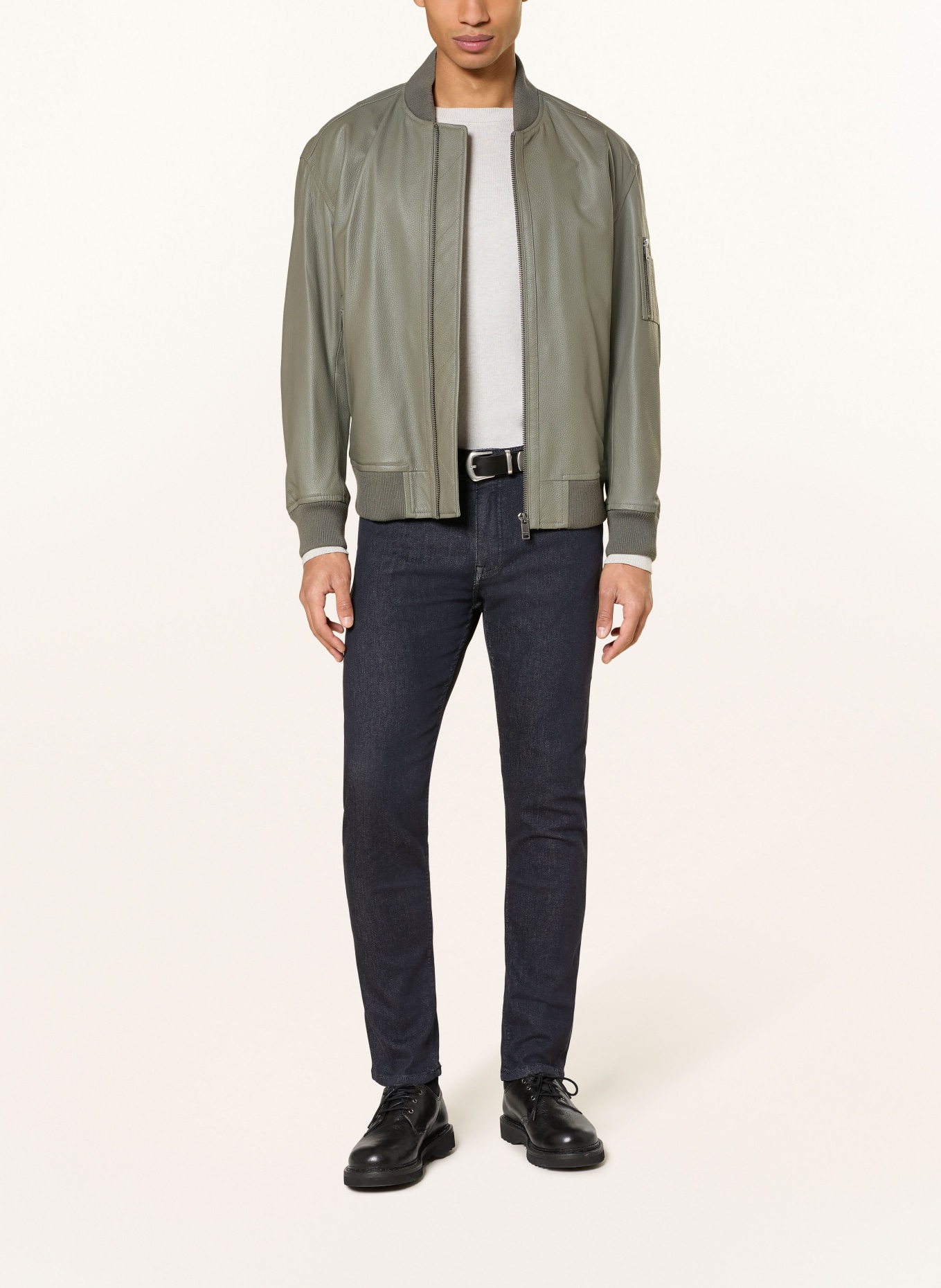 BOSS DELAWARE BO Slim Fit Jeans: 401 DARK BLUE