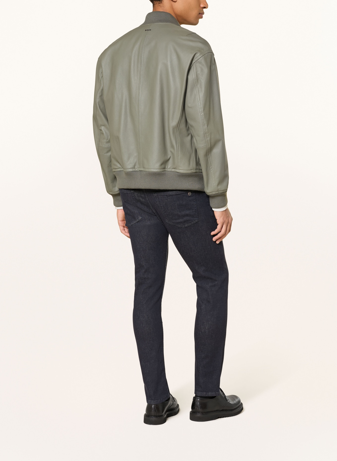 BOSS DELAWARE BO Slim Fit Jeans: 401 DARK BLUE