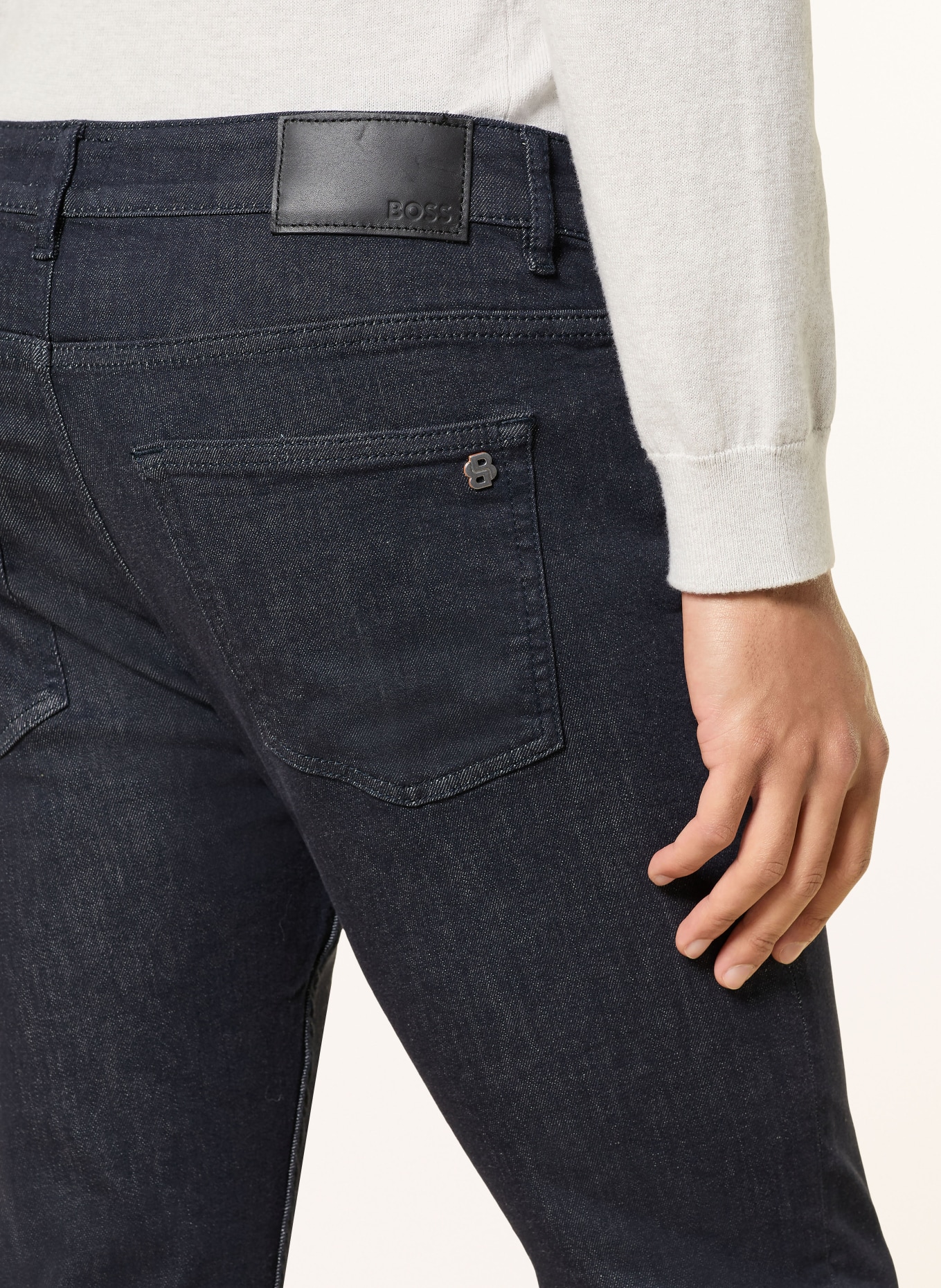 BOSS DELAWARE BO Slim Fit Jeans: 401 DARK BLUE