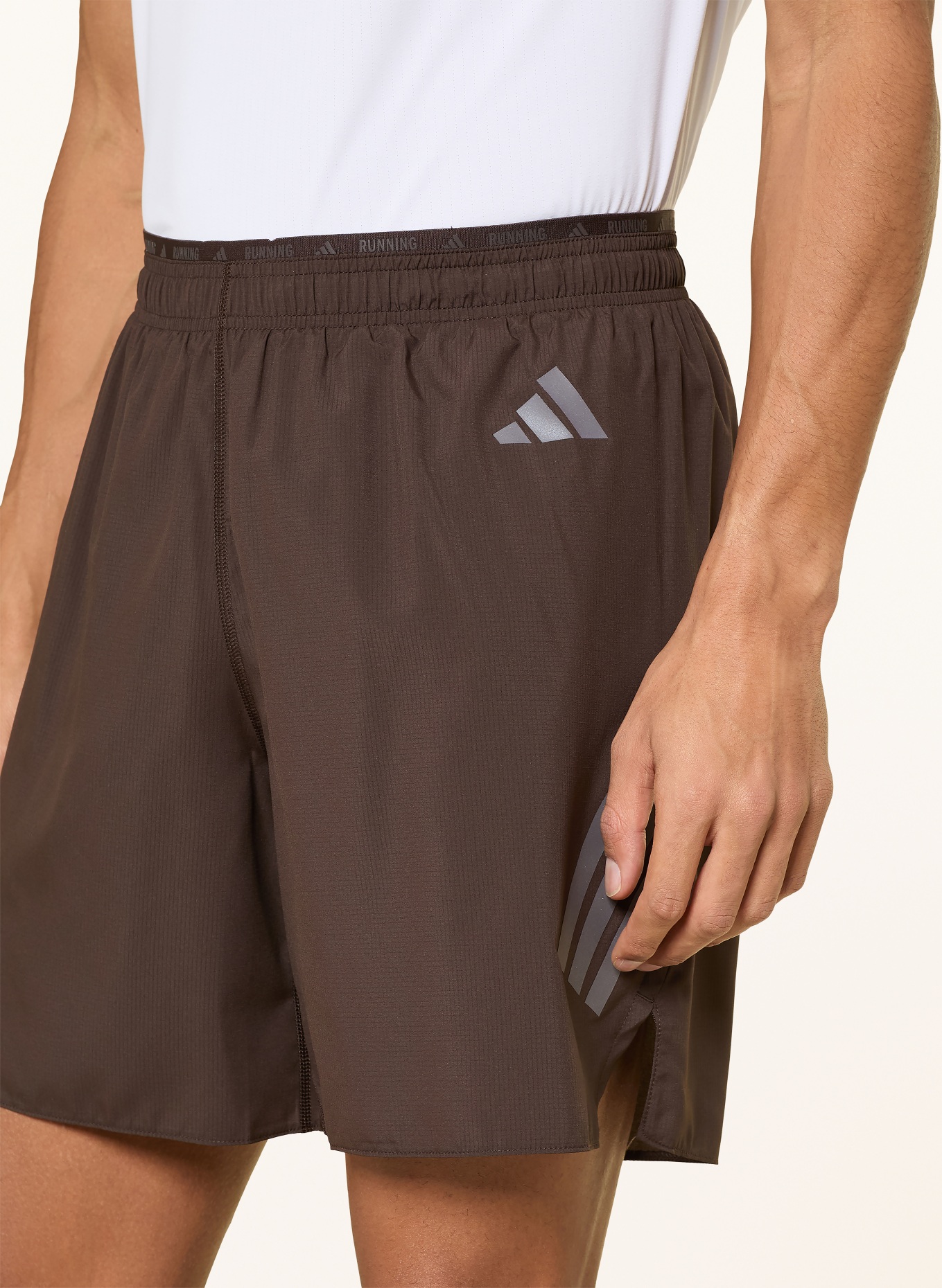 adidas 2-in-1-Laufshorts ADI365: DUNKELBRAUN