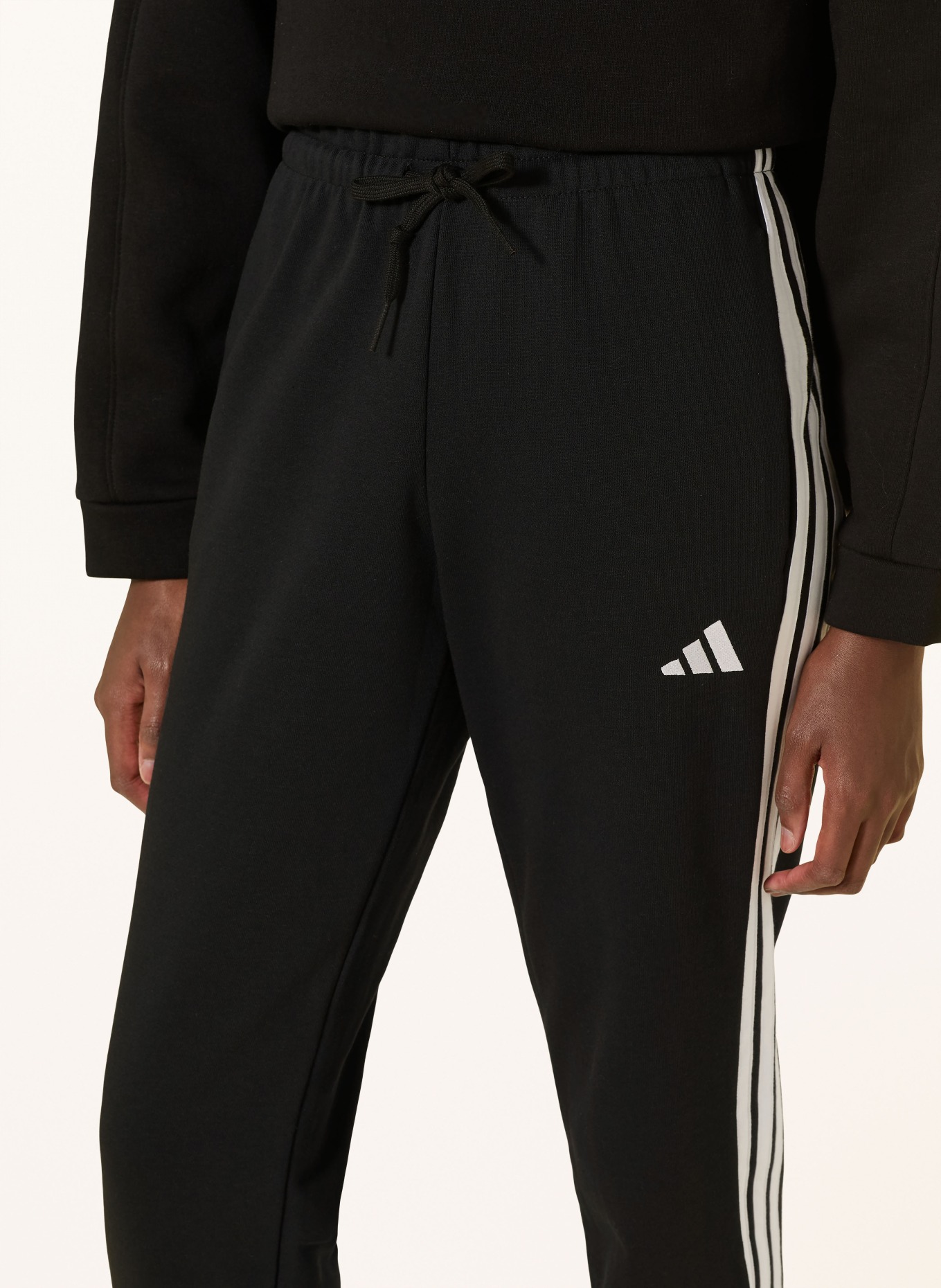 adidas Sweatpants ESSENTIALS 3-STREIFEN: SCHWARZ