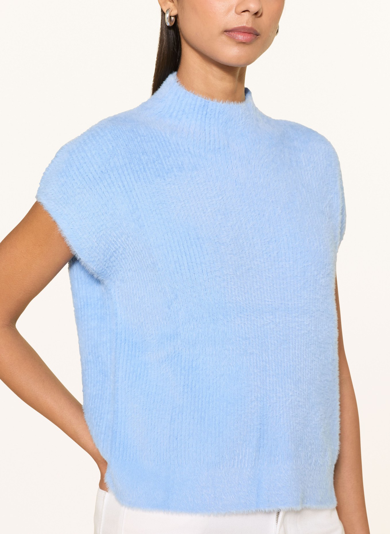 CARTOON sleeveless sweater: LIGHT BLUE