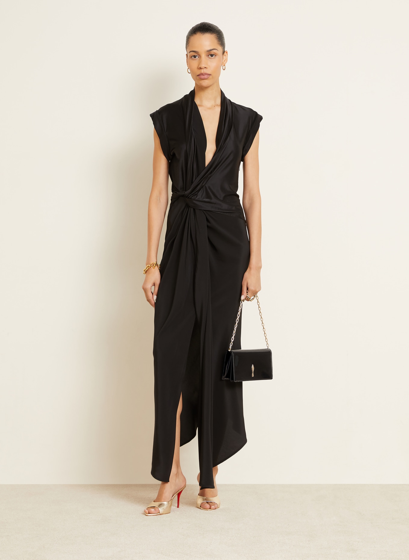 Christian Louboutin Schultertasche BETTINA: SCHWARZ / GOLD