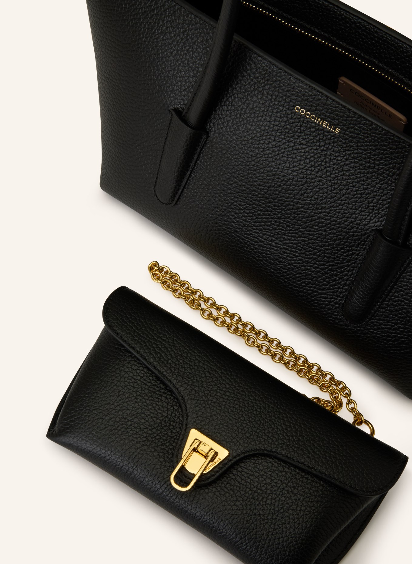 COCCINELLE Schultertasche DOUBLE BEAT: SCHWARZ / GOLD