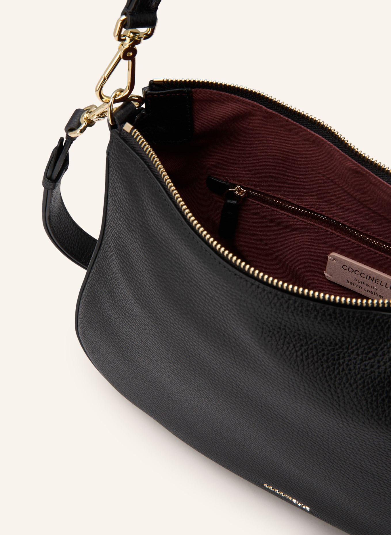 COCCINELLE Umhängetasche: SCHWARZ / GOLD