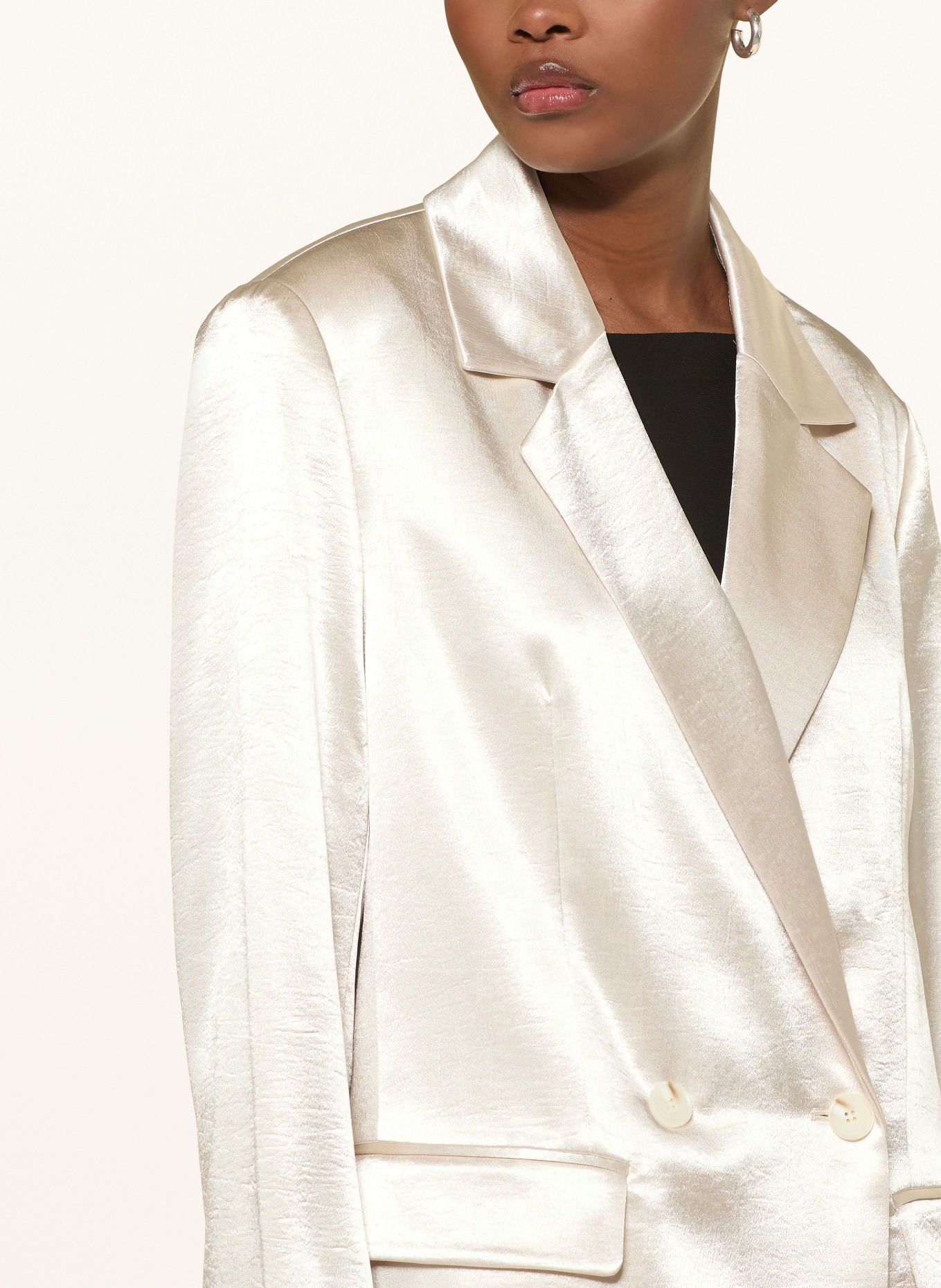 MRS & HUGS Satinblazer: CREME