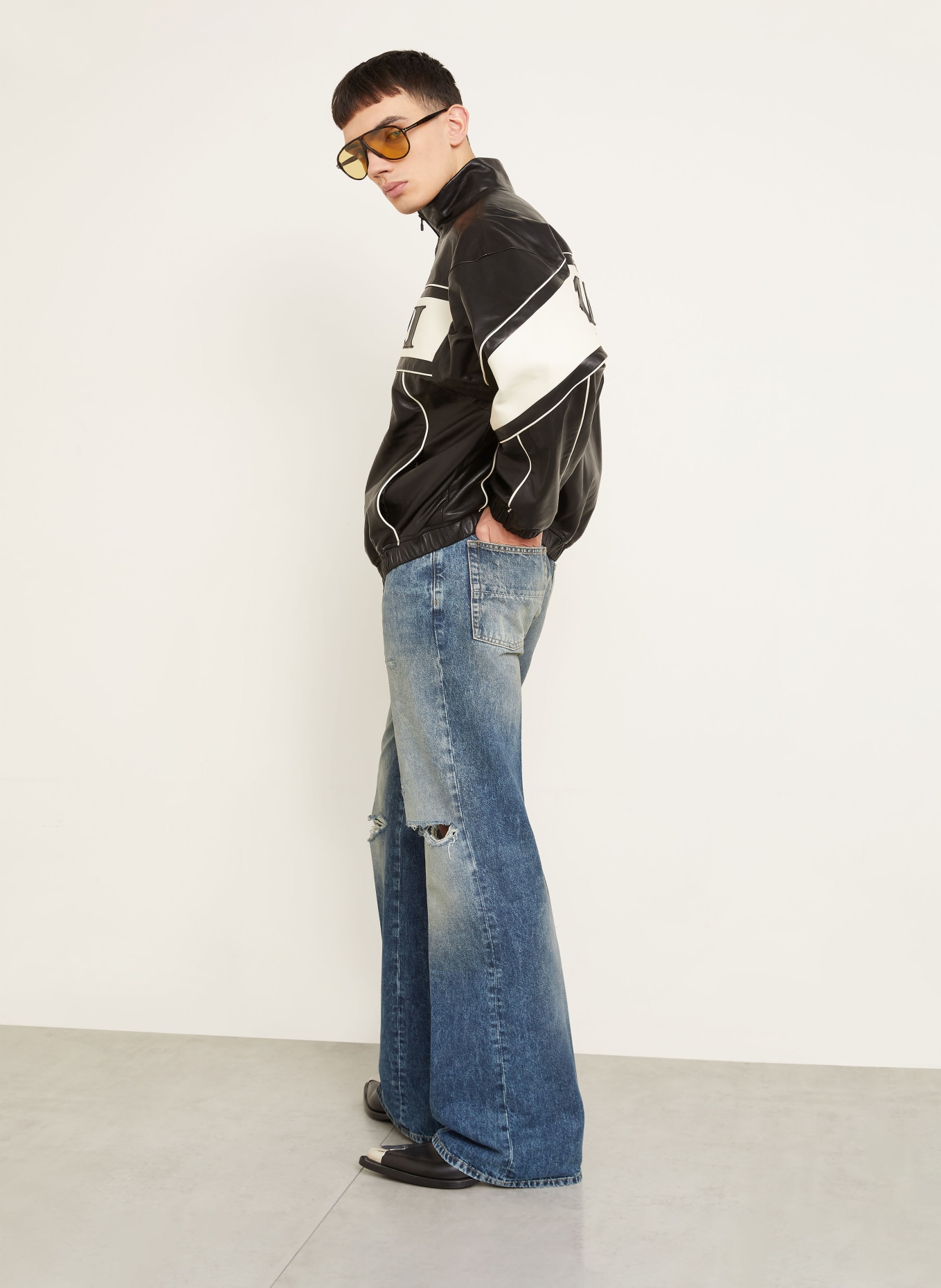 AMIRI Destroyed jeans SLASHED Regular Fit: 597 Denim Lapis