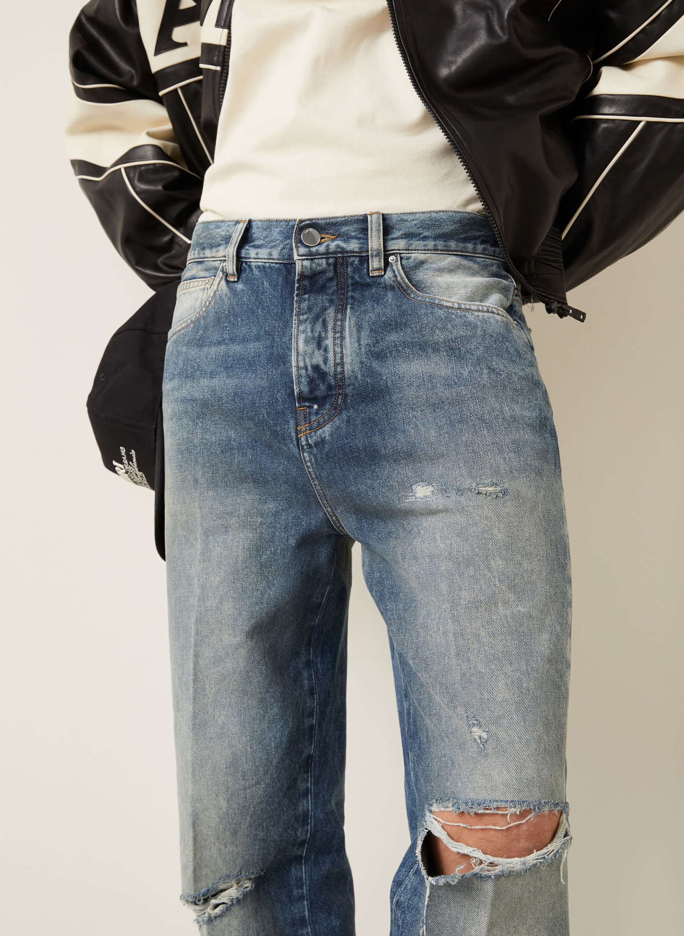 AMIRI Destroyed jeans SLASHED Regular Fit: 597 Denim Lapis