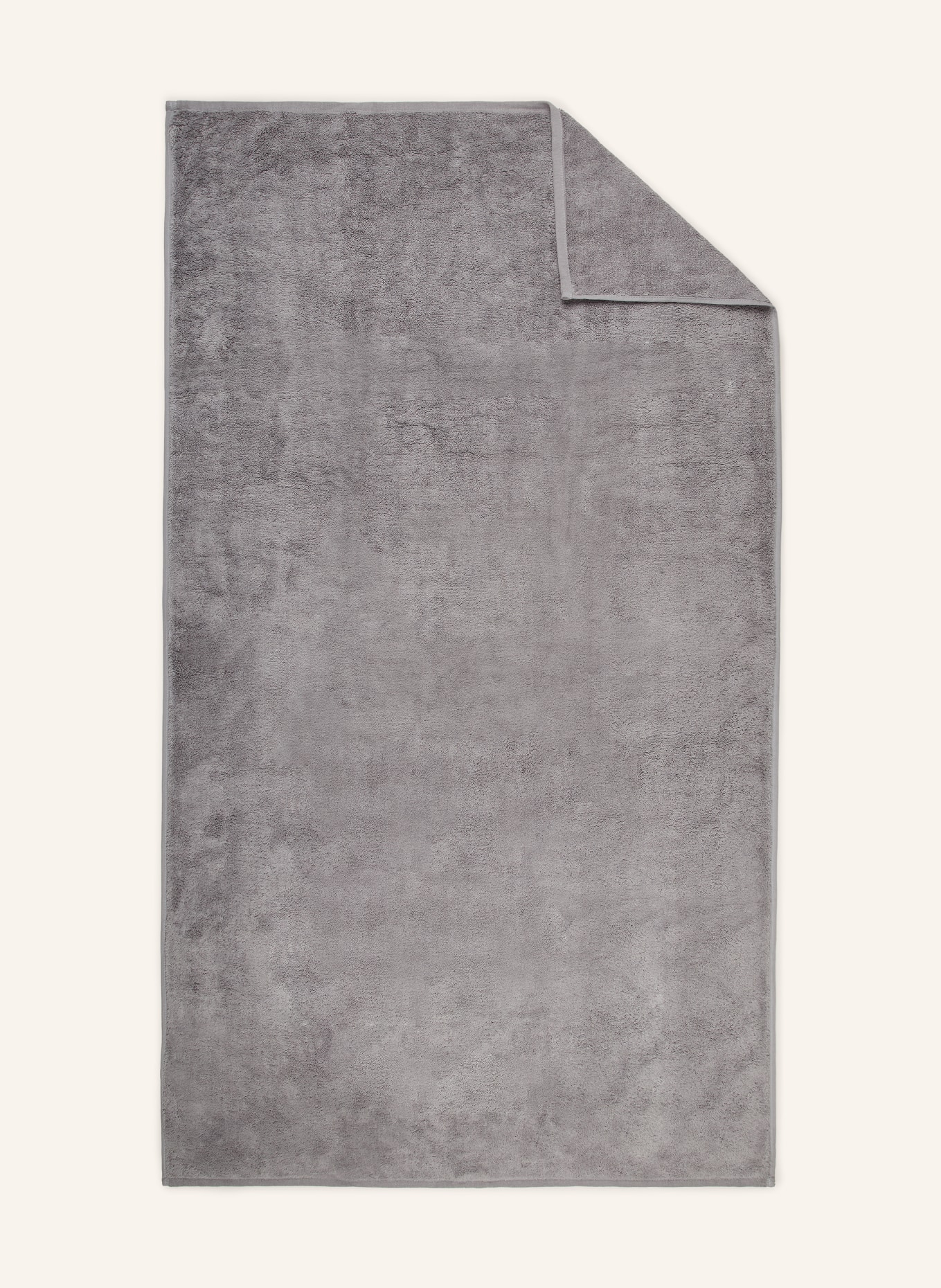 en VOGUE AMERICA bath towel: GRAY
