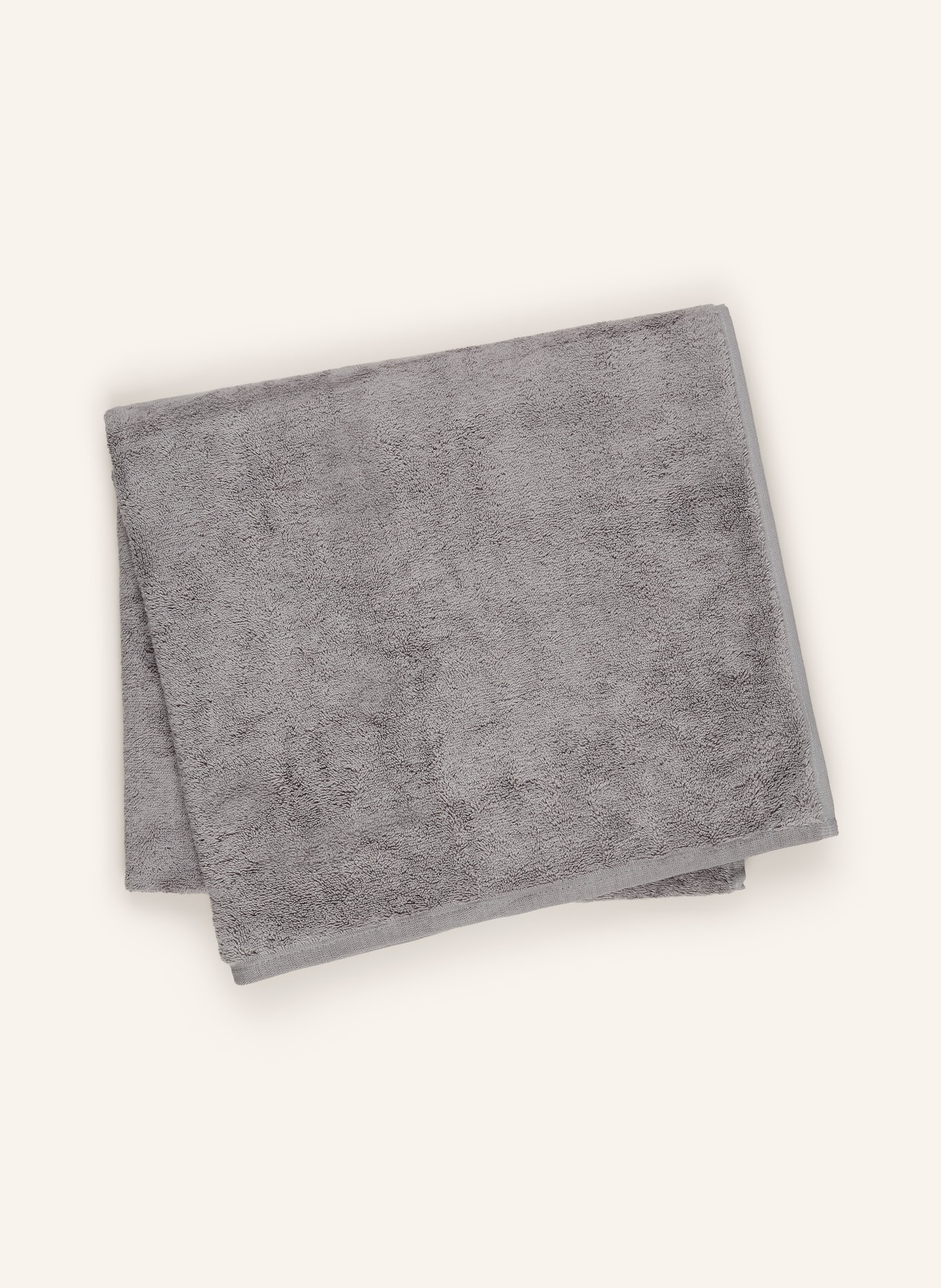 en VOGUE AMERICA bath towel: GRAY