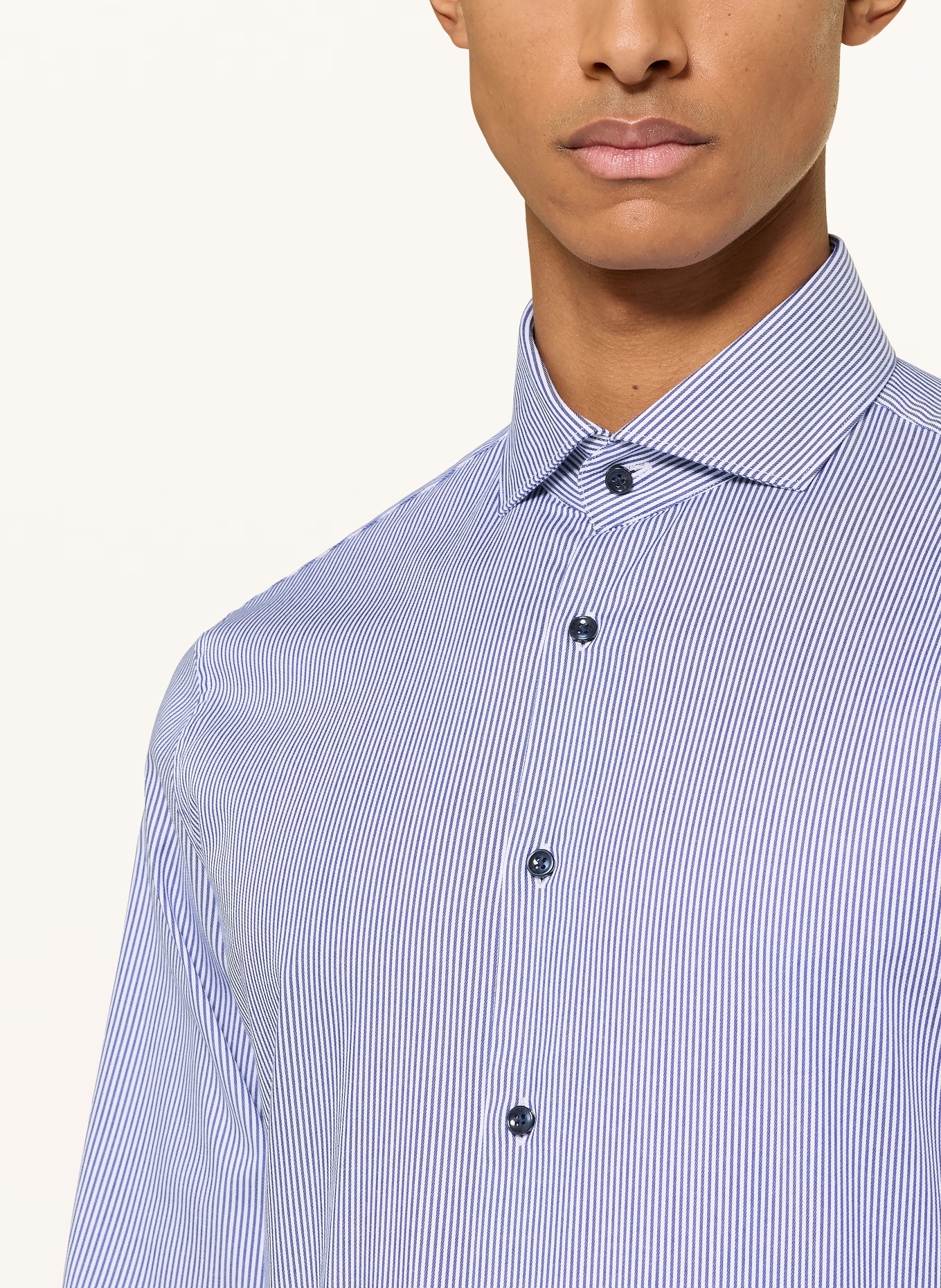 PAUL Košile Shaped Fit: TMAVĚ MODRÁ / BÍLÁ